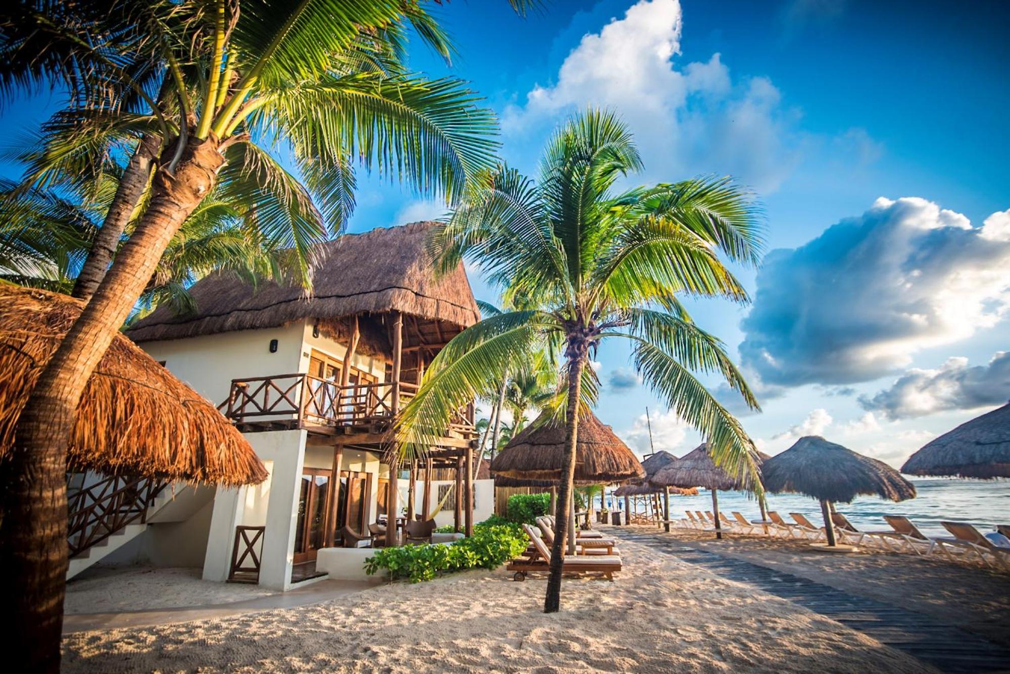 Mahekal Front & Playa del Carmen