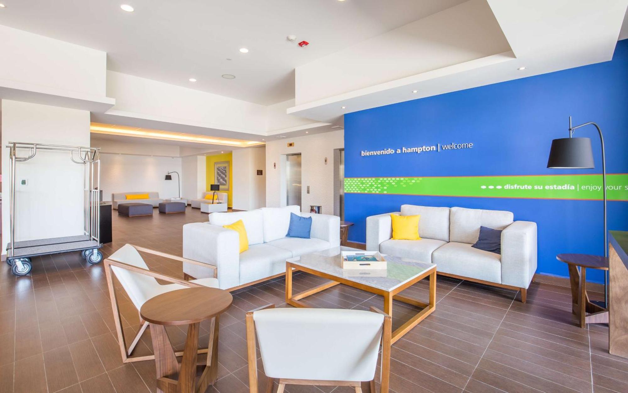 Hotel Hampton & By Hilton Cabos