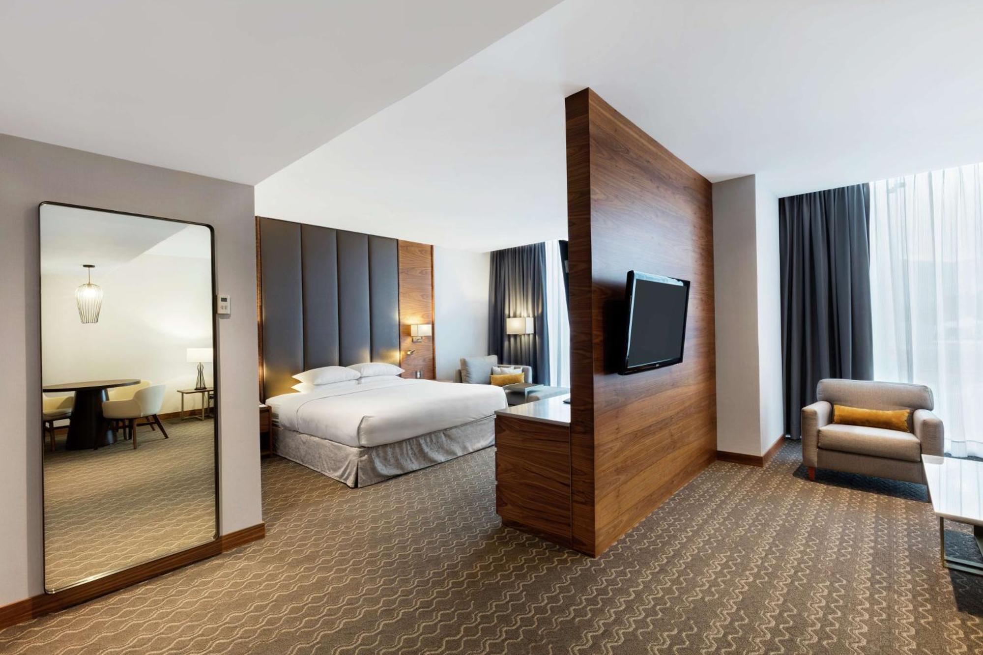 Doubletree By Hilton Santa Fe Mexico City