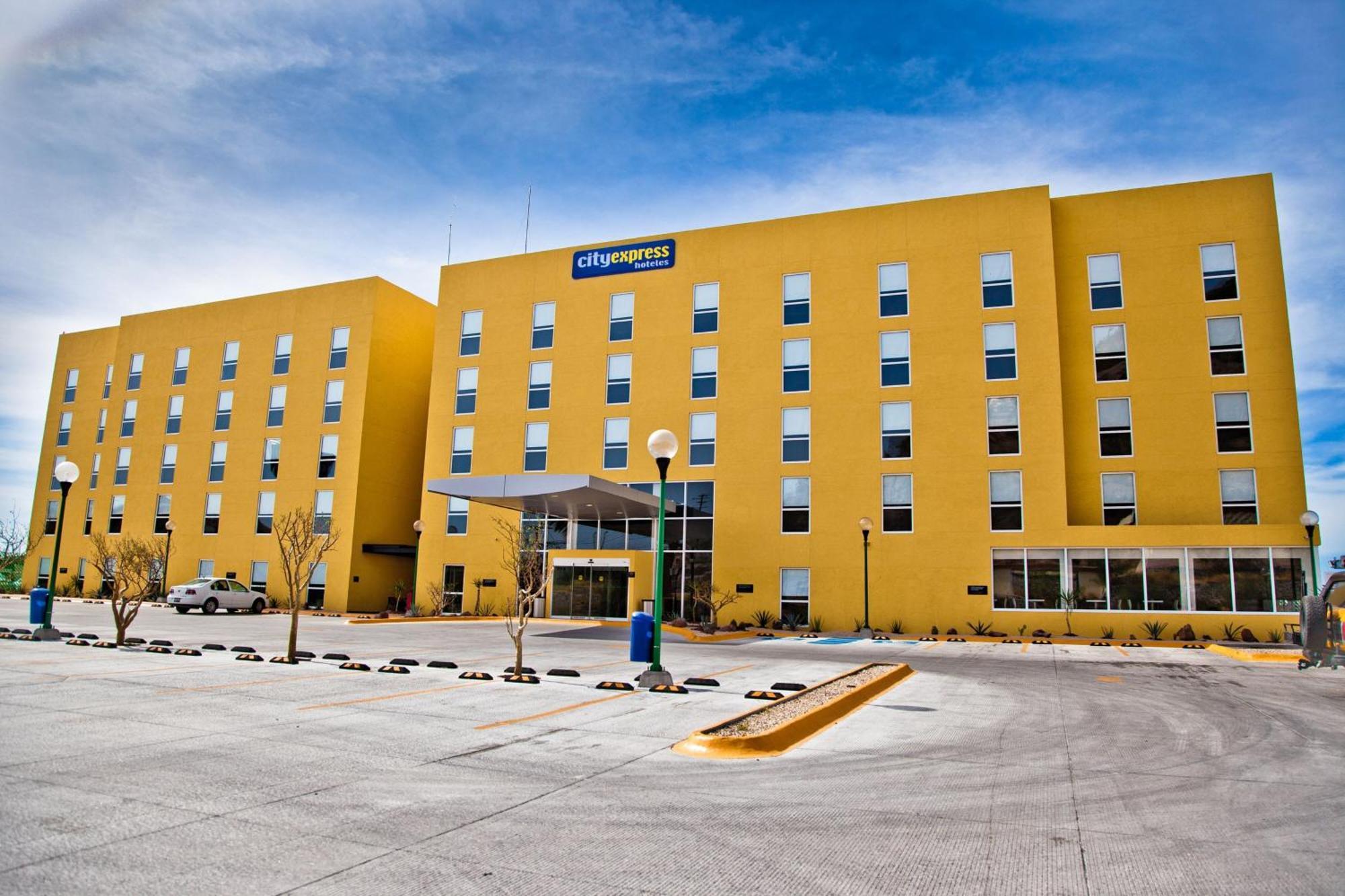 Hotel Express By Marriott La Paz