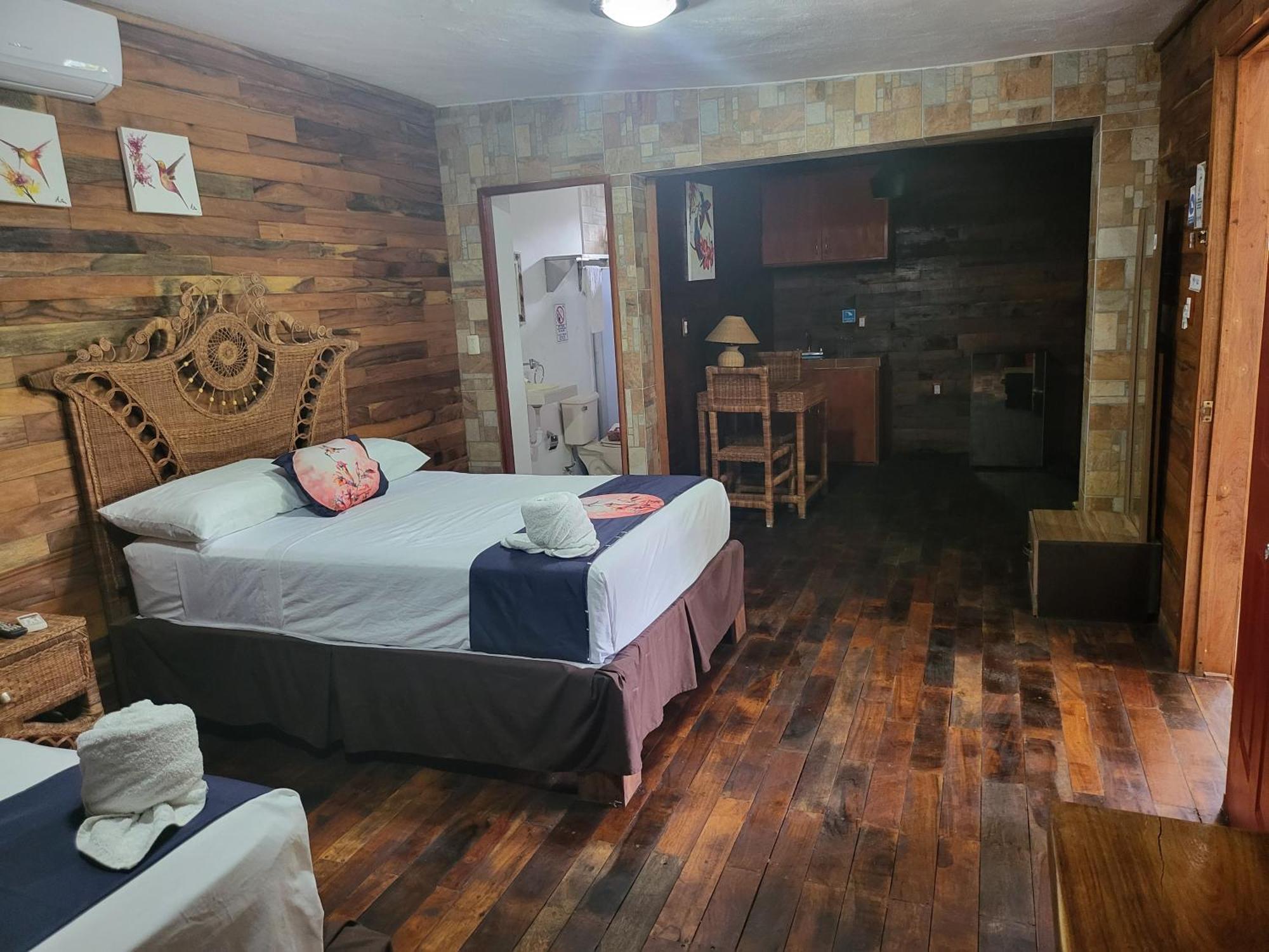 Colibri Hotel Bacalar