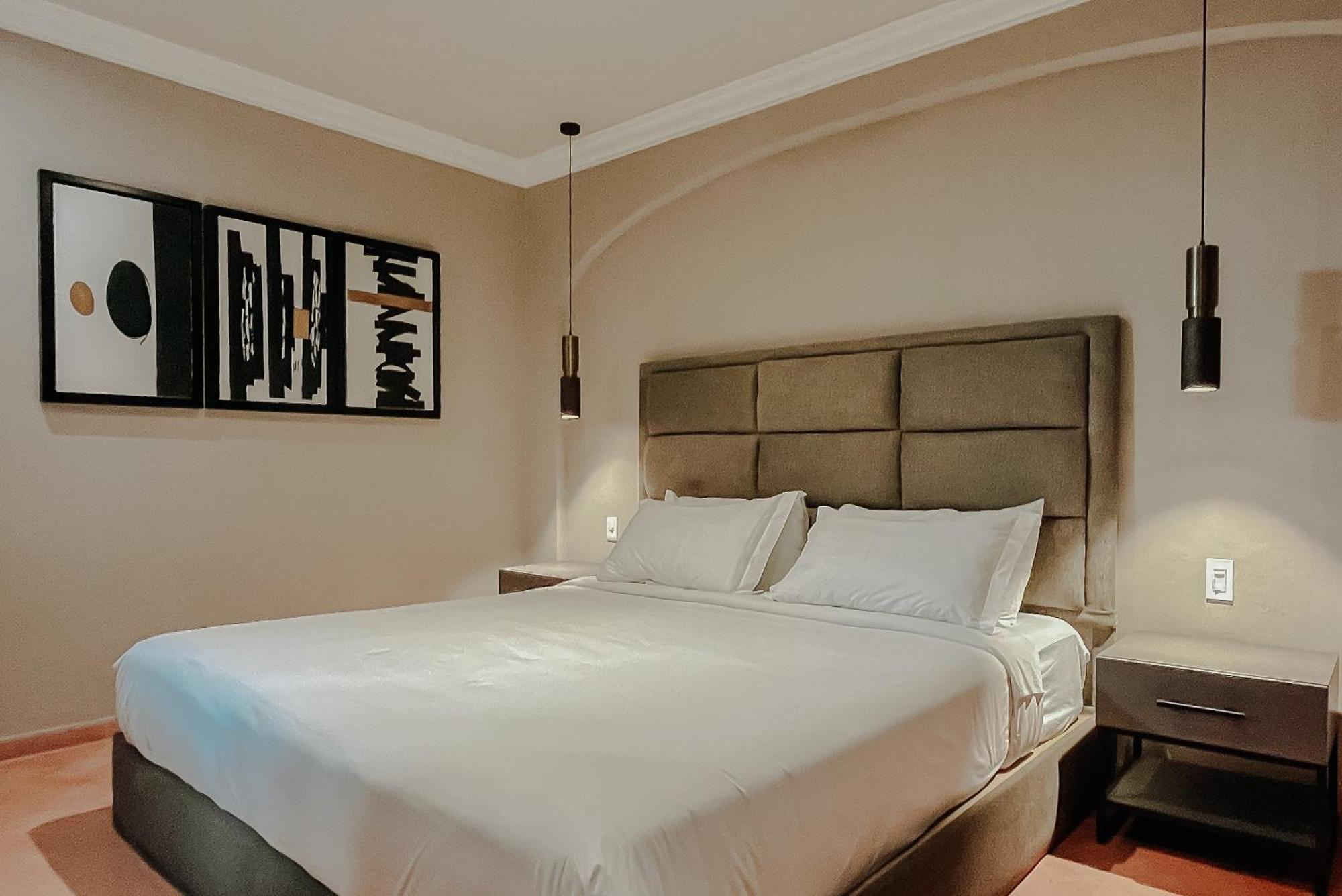 Hotel Mikaella