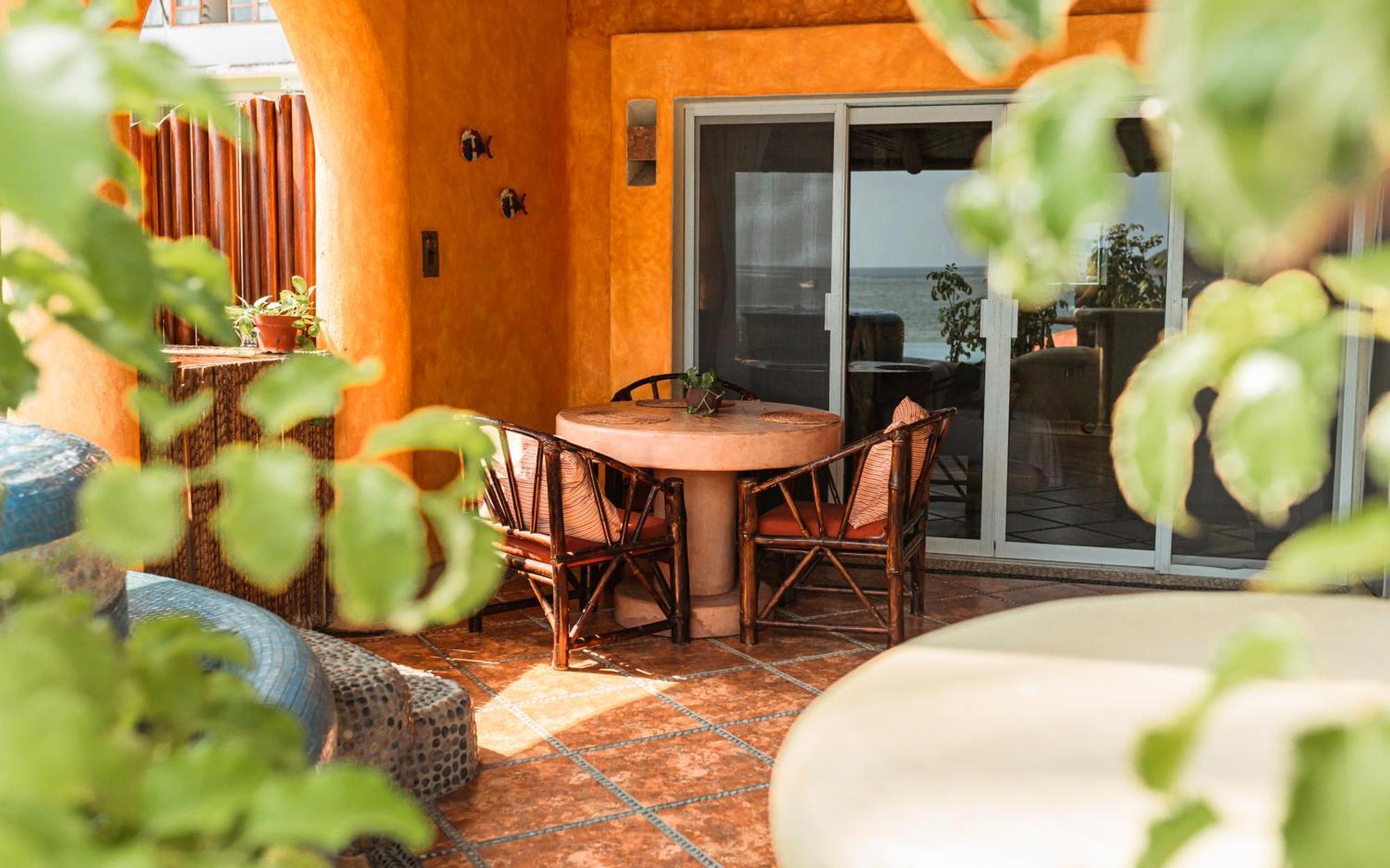 Arena Aparthotel 4*