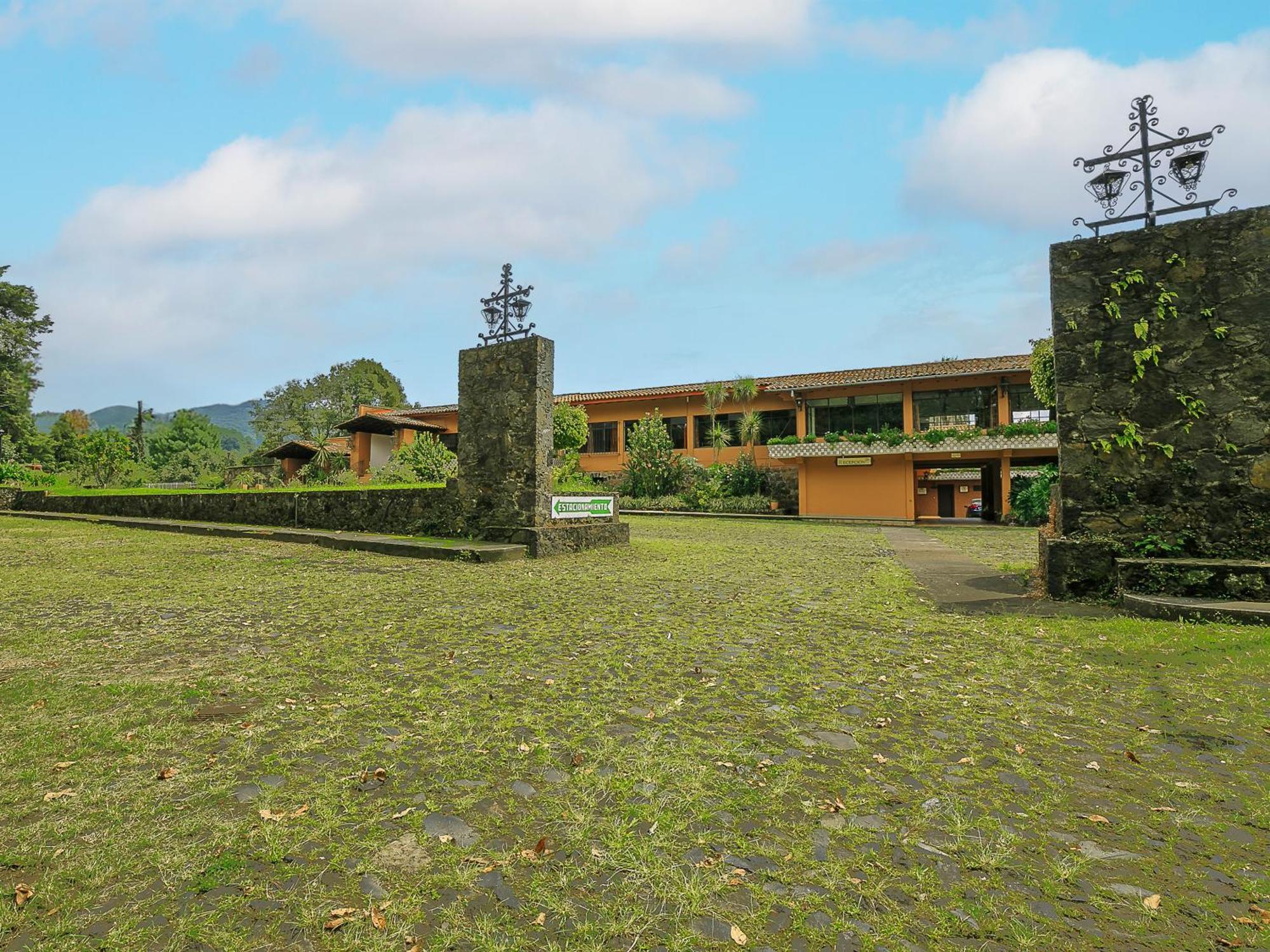 Pie De La Sierra Hotel