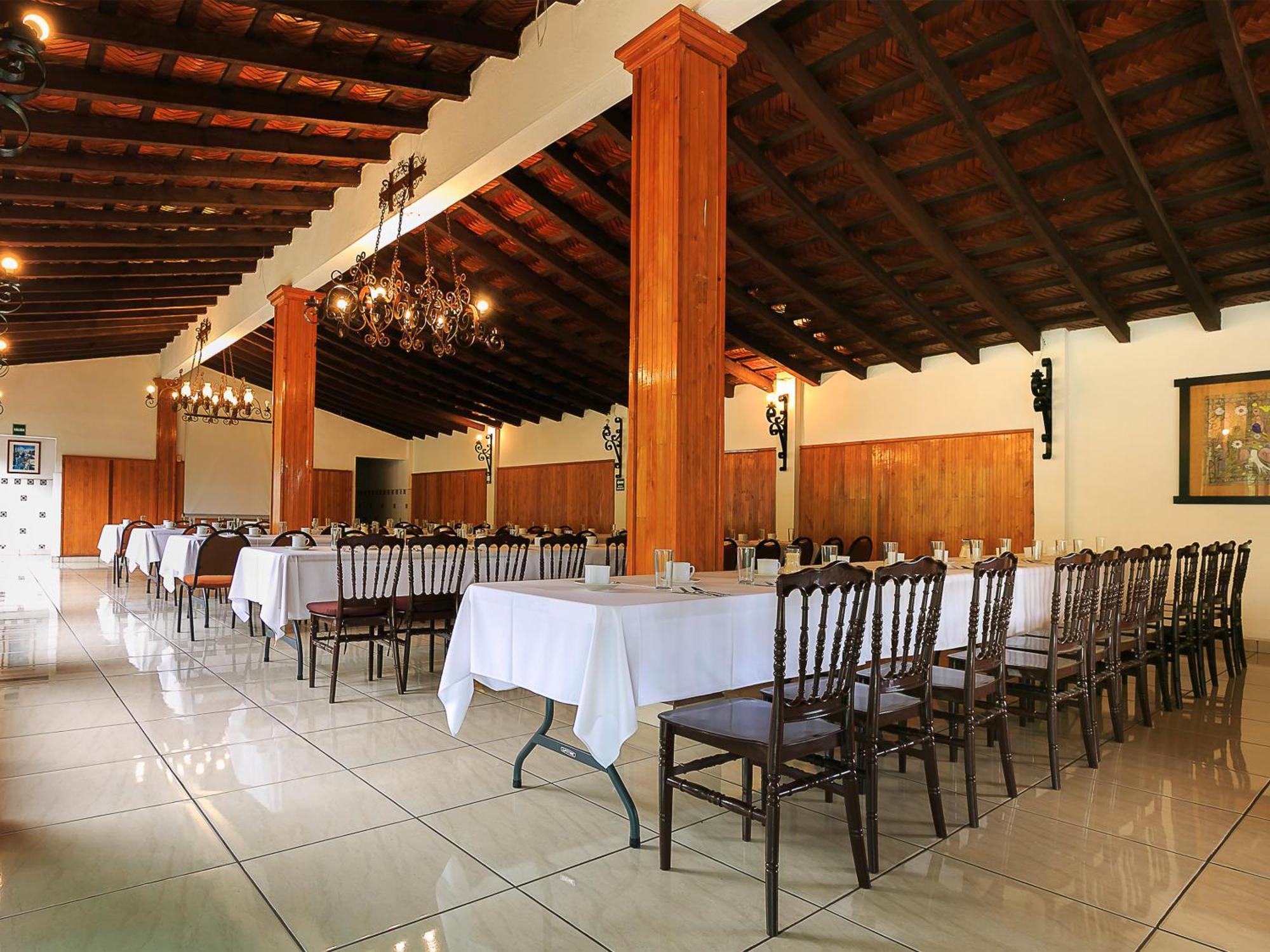 Hotel Pie De La Sierra