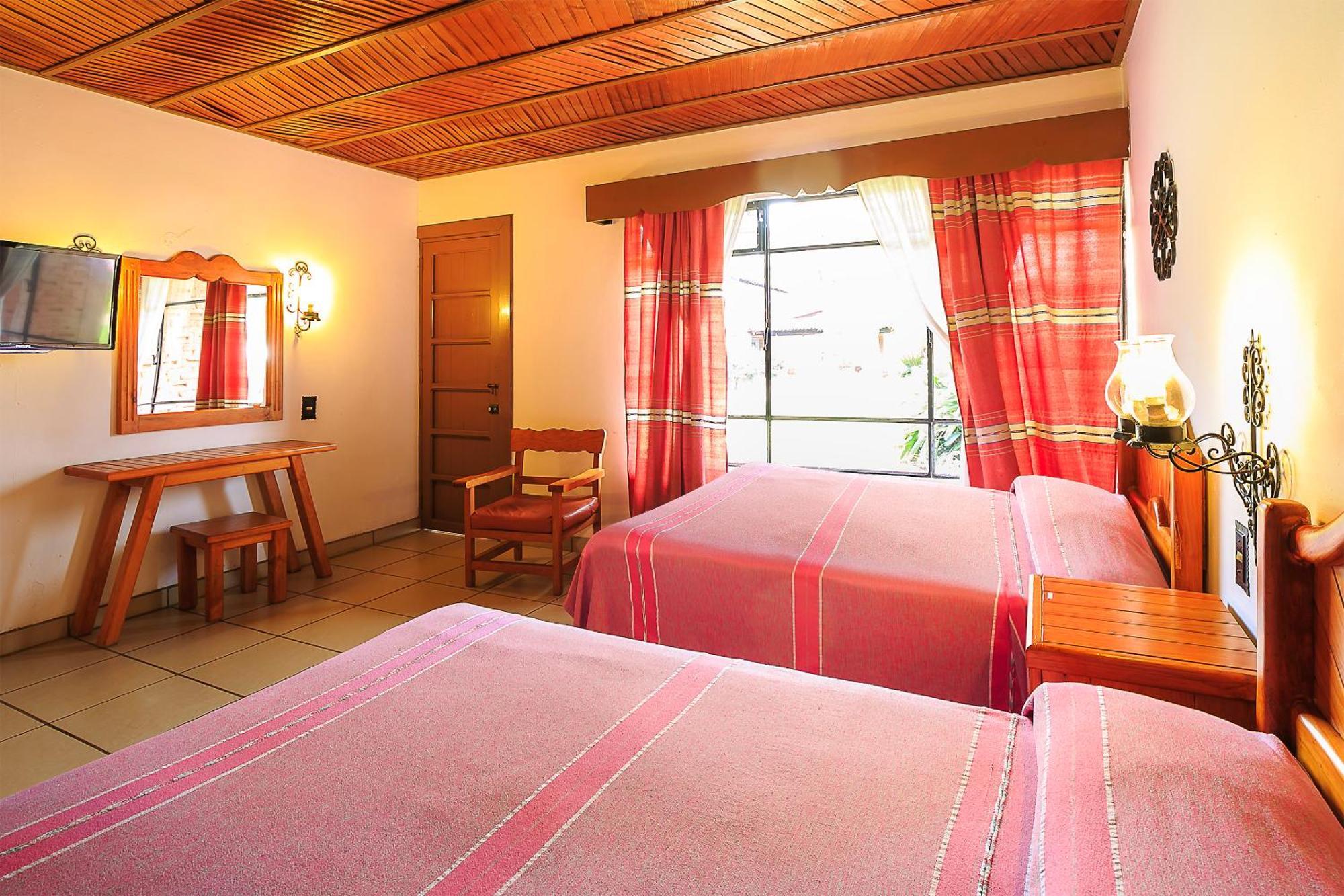 Hotel Pie De La Sierra 4*