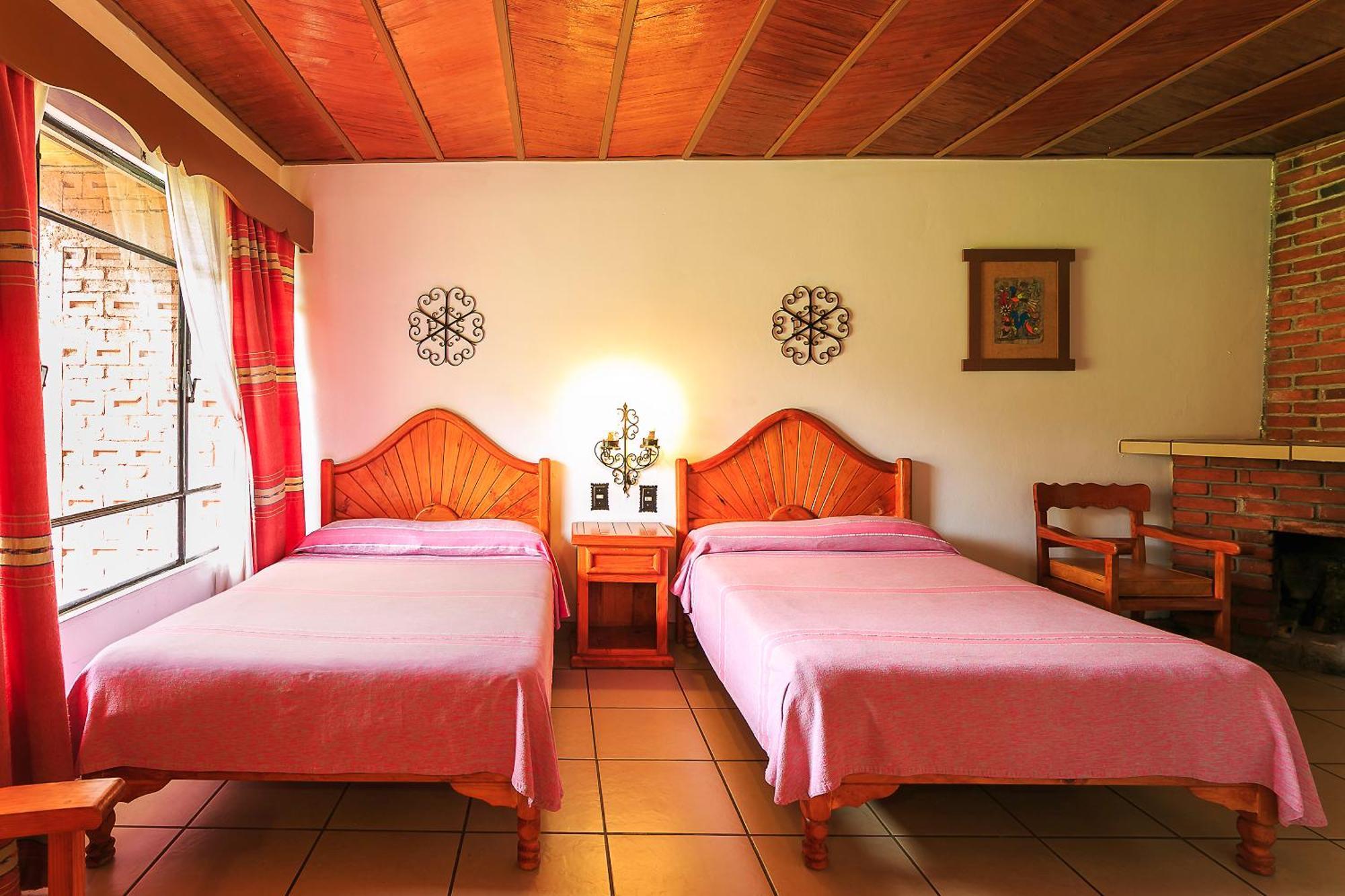 Hotel Pie De La Sierra