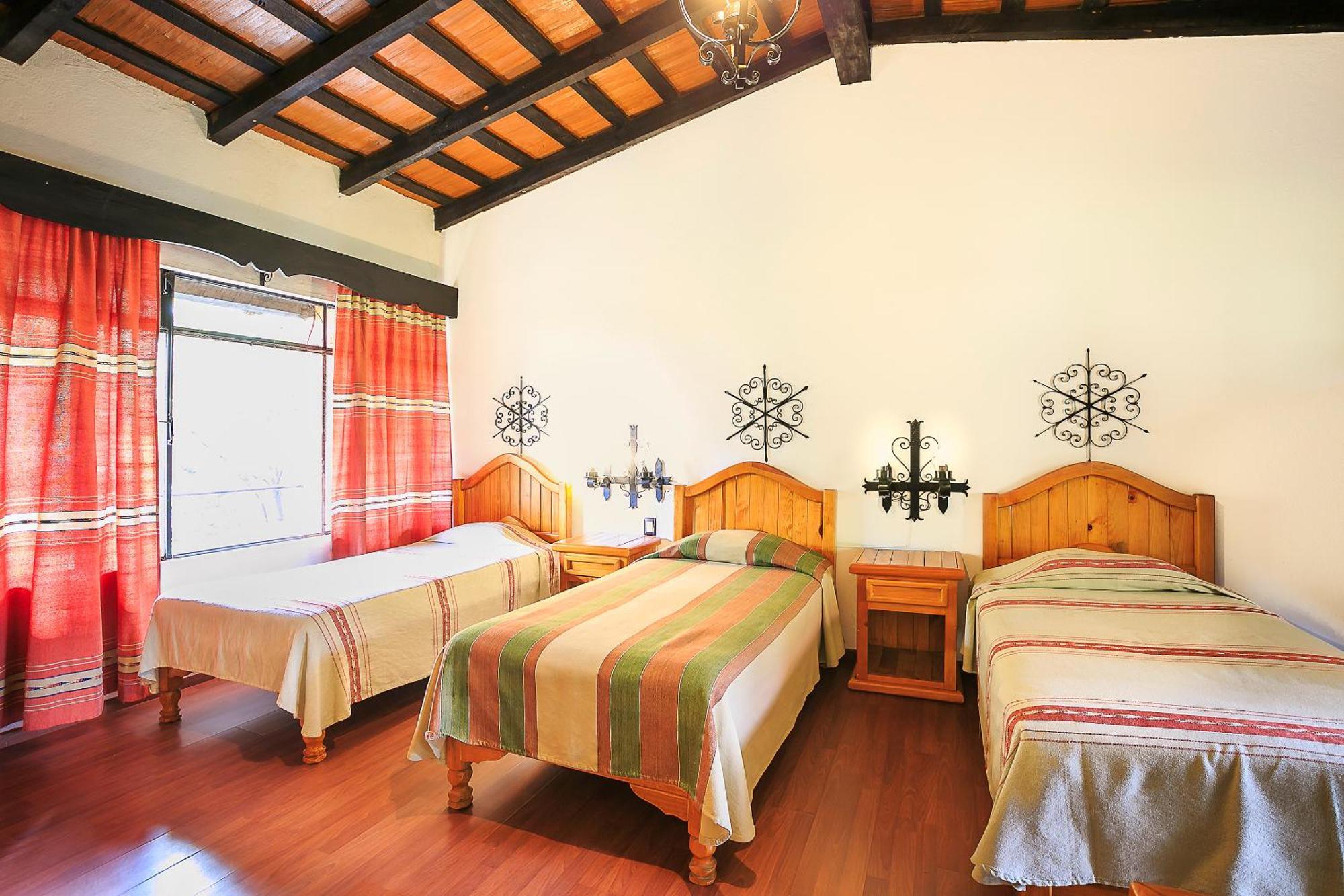 Hotel Pie De La Sierra