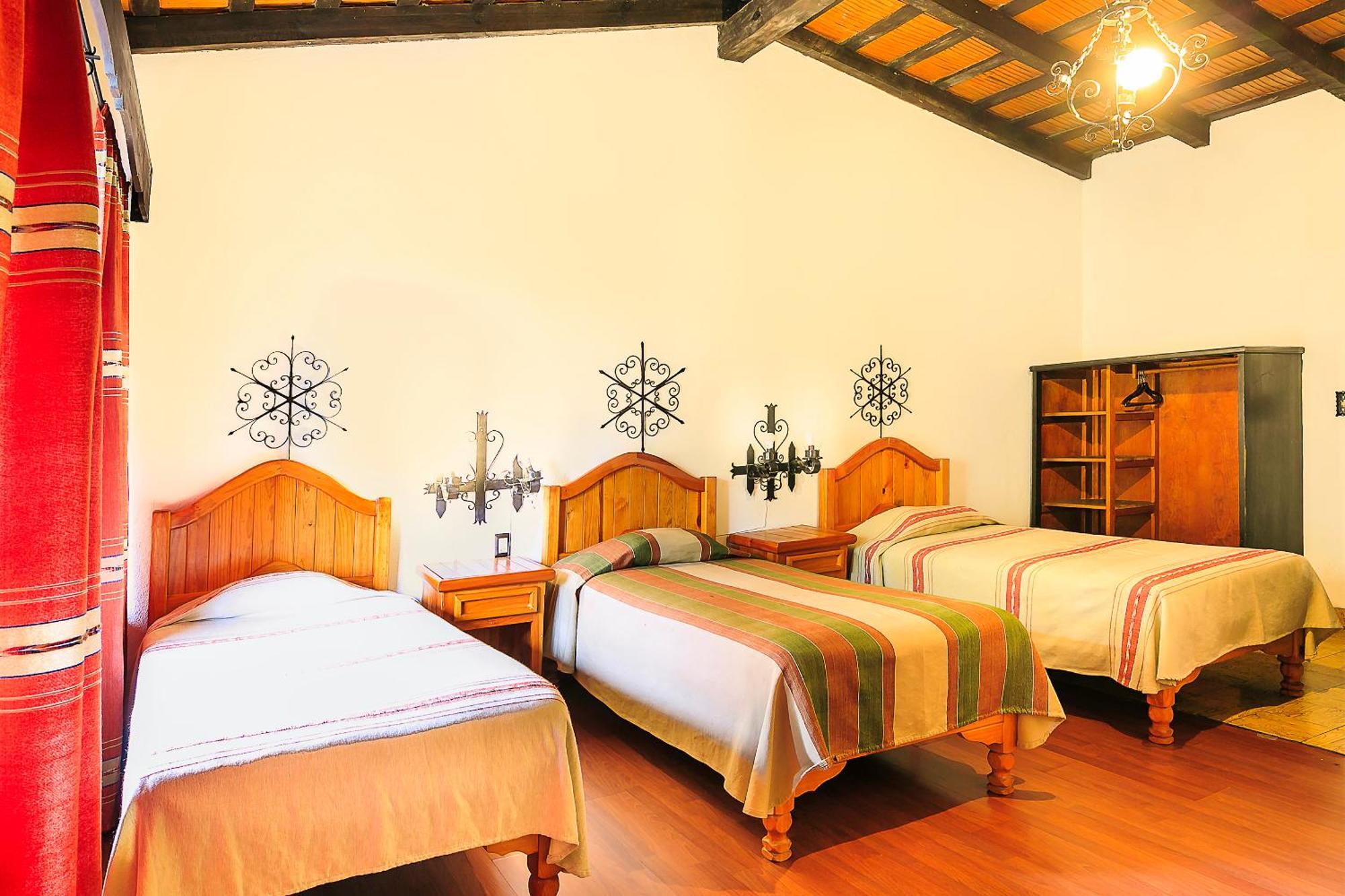 Hotel Pie De La Sierra 4*