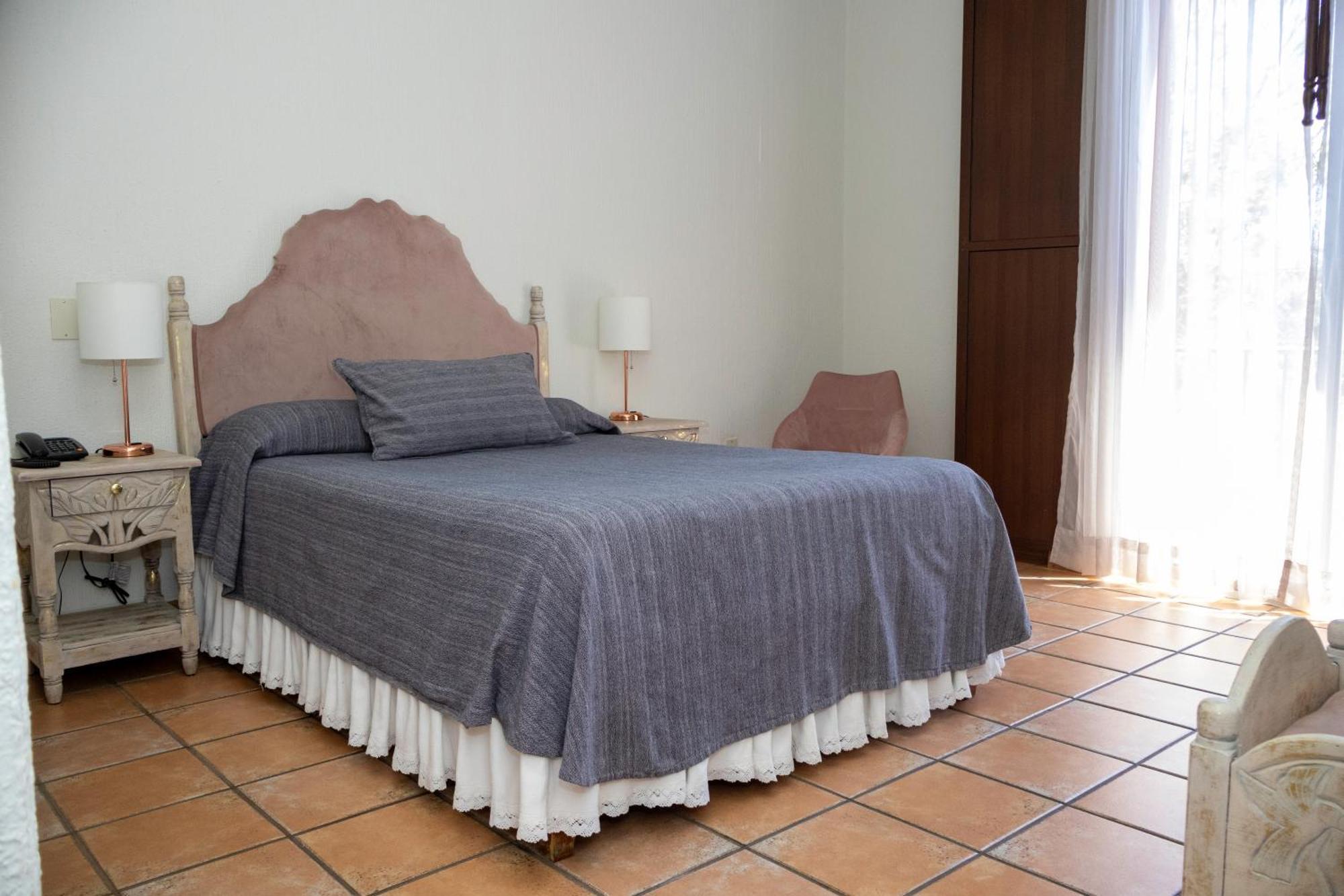 Boutique Naura Centro 4*