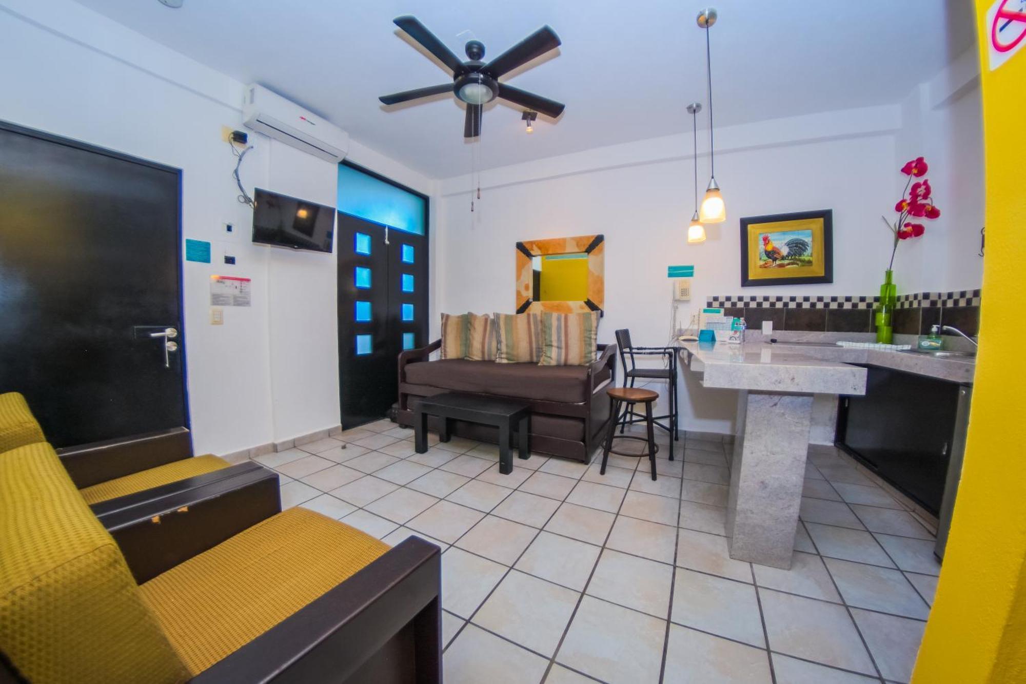 Nadia Hotel 3*