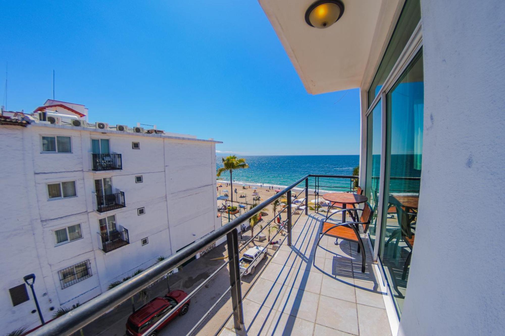 Nadia Hotel 3*