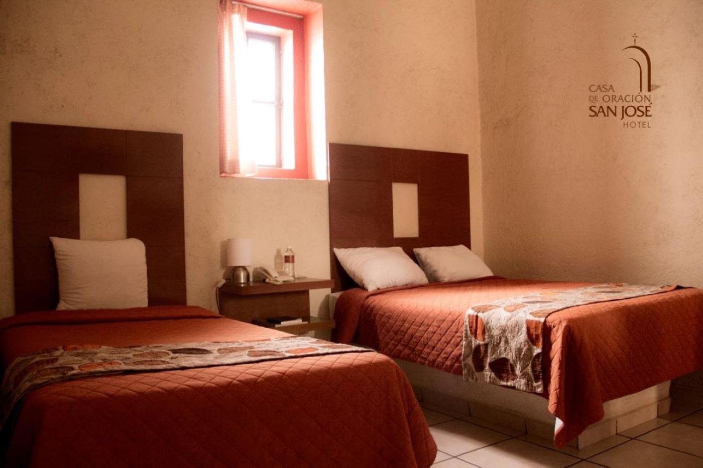 Hotel Casa De Oracion San Jose 3*