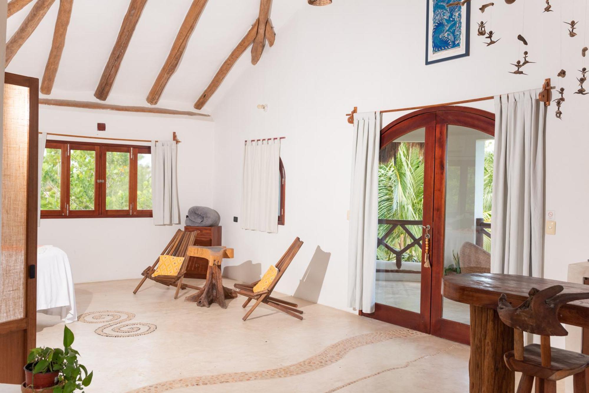 Hotel Casa Takywara 4*