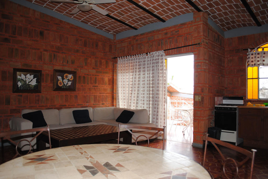 Hotel Mama Chuy & 4*