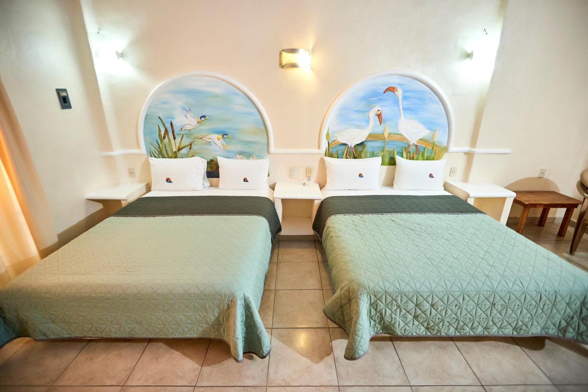 La Alondra 4* Barra de Navidad