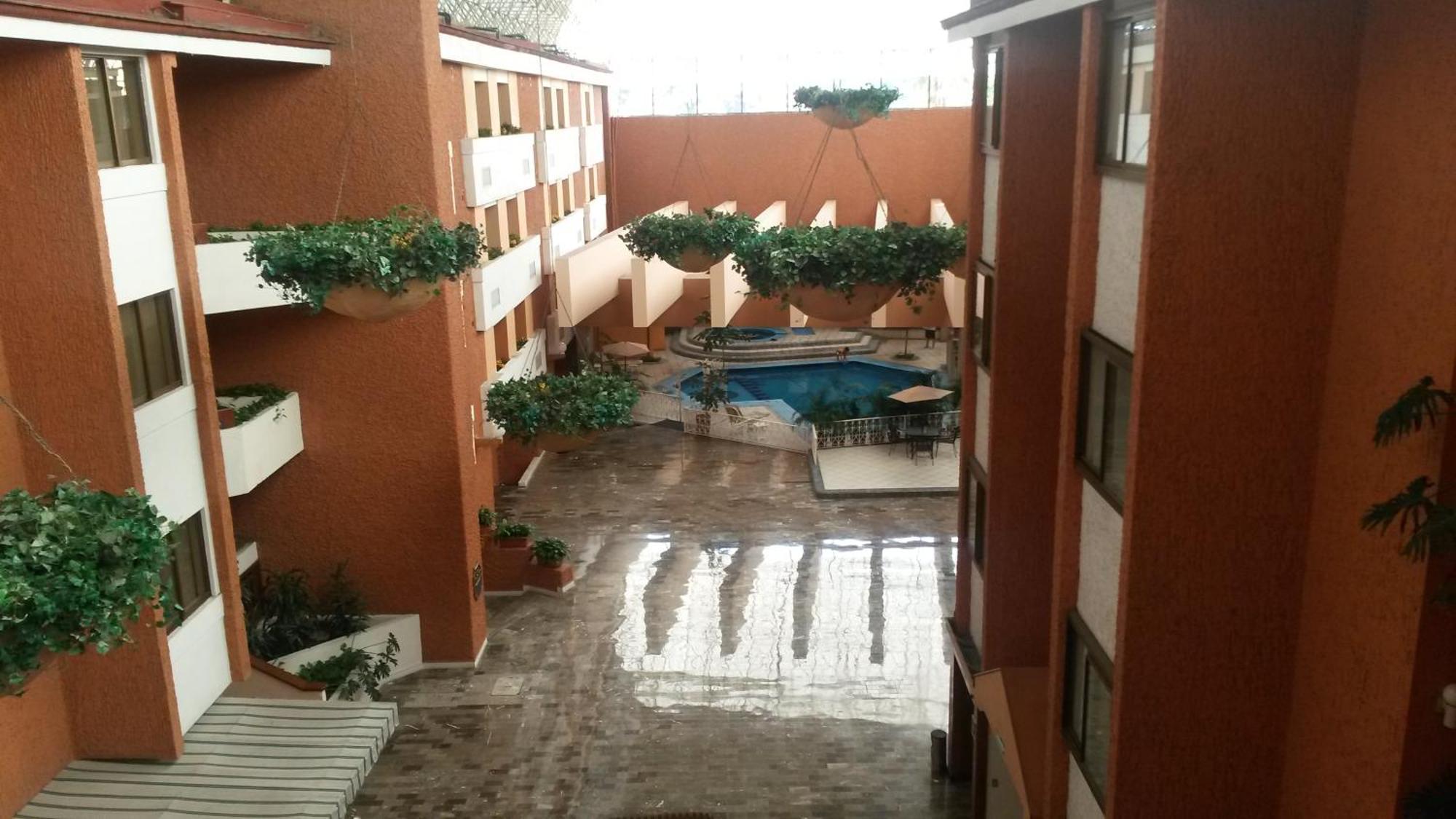 Hotel Country Plaza 4*