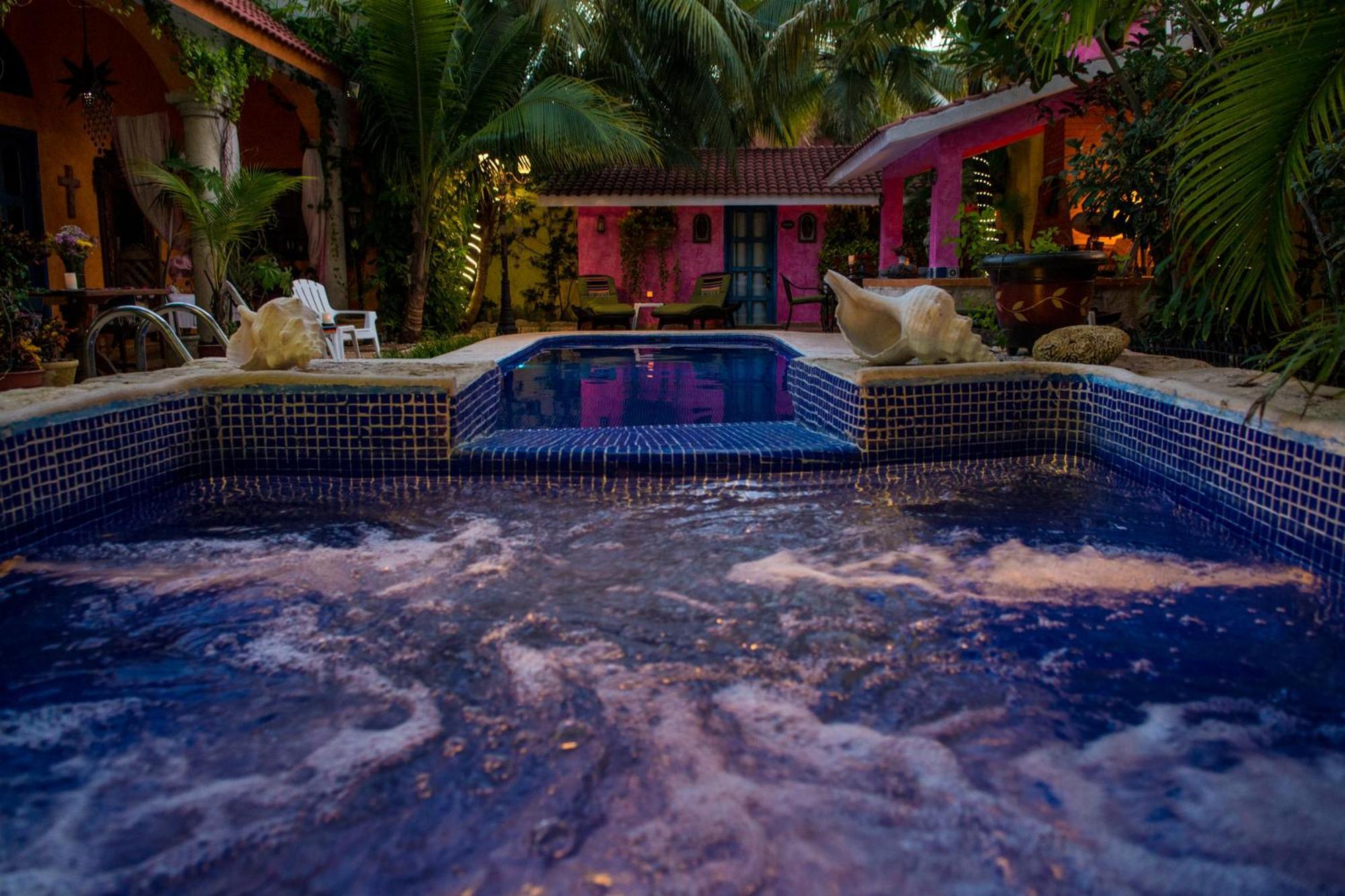 Hacienda Boutique And Solo Adultos Bed & Breakfast *