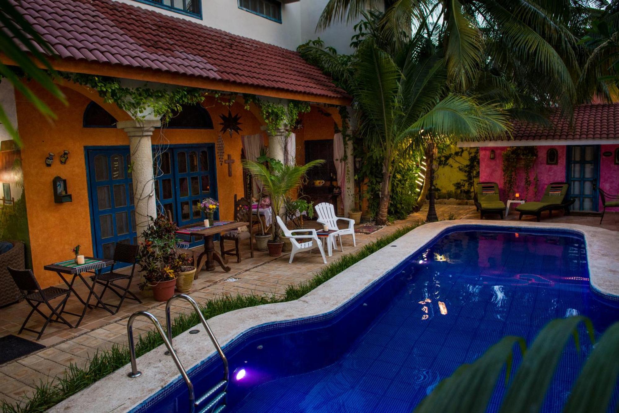 Hacienda Boutique And Solo Adultos Bed & Breakfast