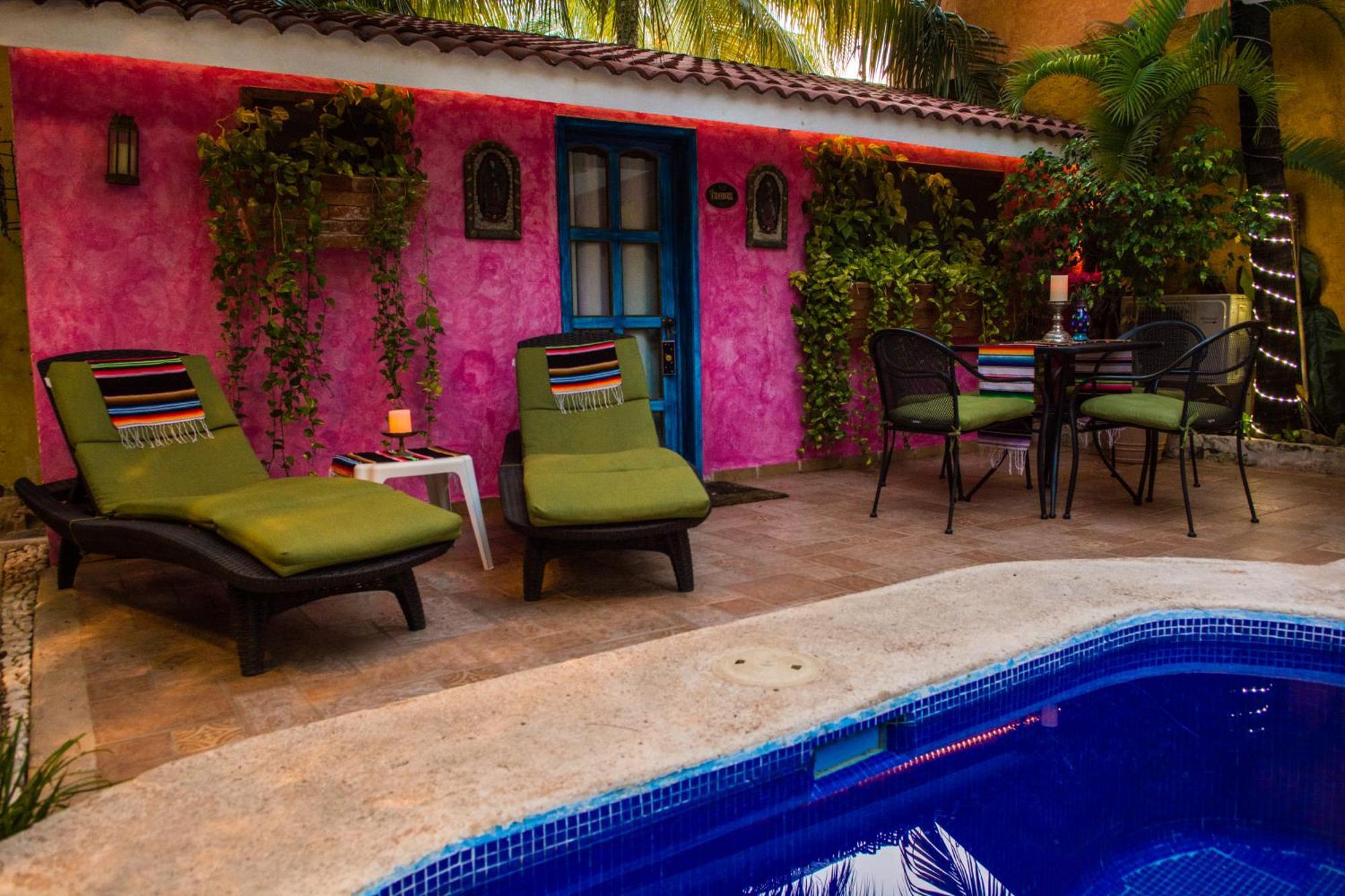 Hacienda Boutique And Solo Adultos Bed & Breakfast