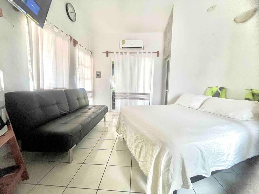Villa Exclusivo Bungalow Con Playa Semi-Privada, Alberca Vista Infinita Al Oceano Pacifico, Playa Zipolite-Mazunte, 8 Hermosas Playas Cercanas, Vive Experiencias Inolvidables En Este Paraiso En Las Costas De Oaxaca, Nomadas Digitales Starlink Wifi 203 Mbps *