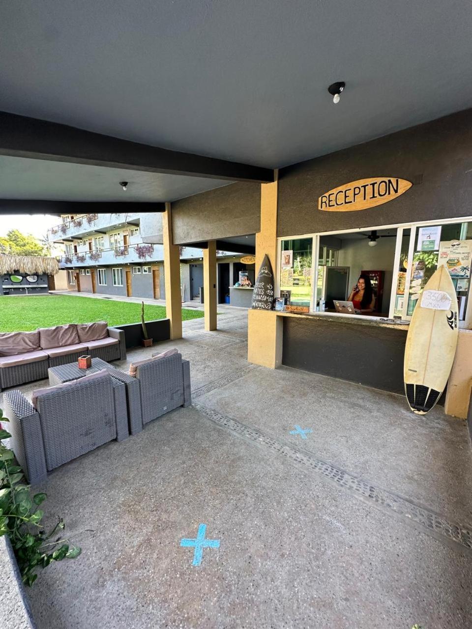 Straw Surf & Bar * Brisas de Zicatela