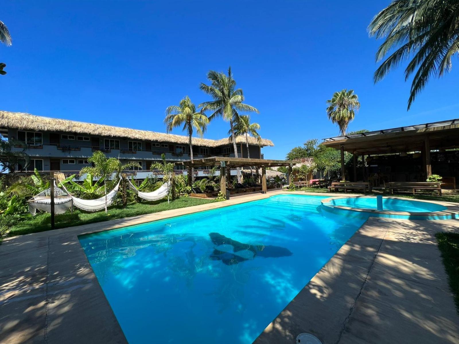 Straw Surf & Bar * Brisas de Zicatela