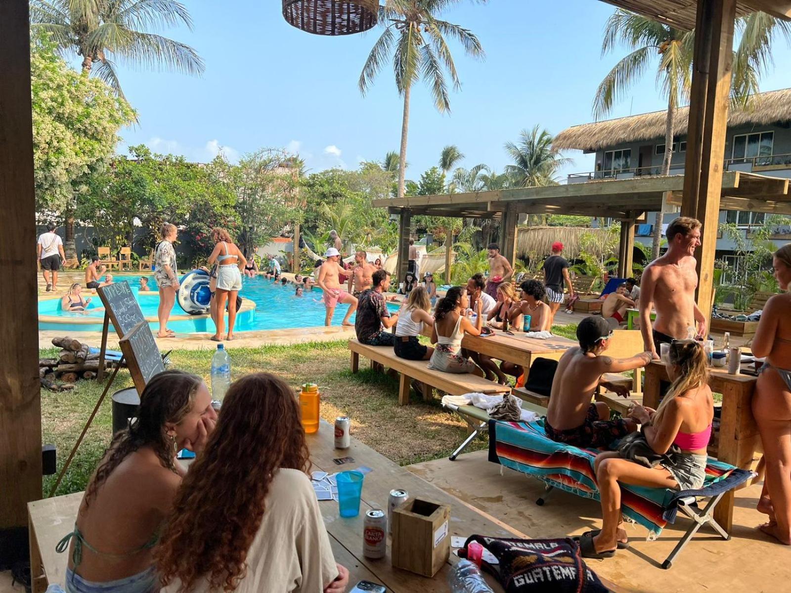 Straw Surf & Bar Brisas de Zicatela