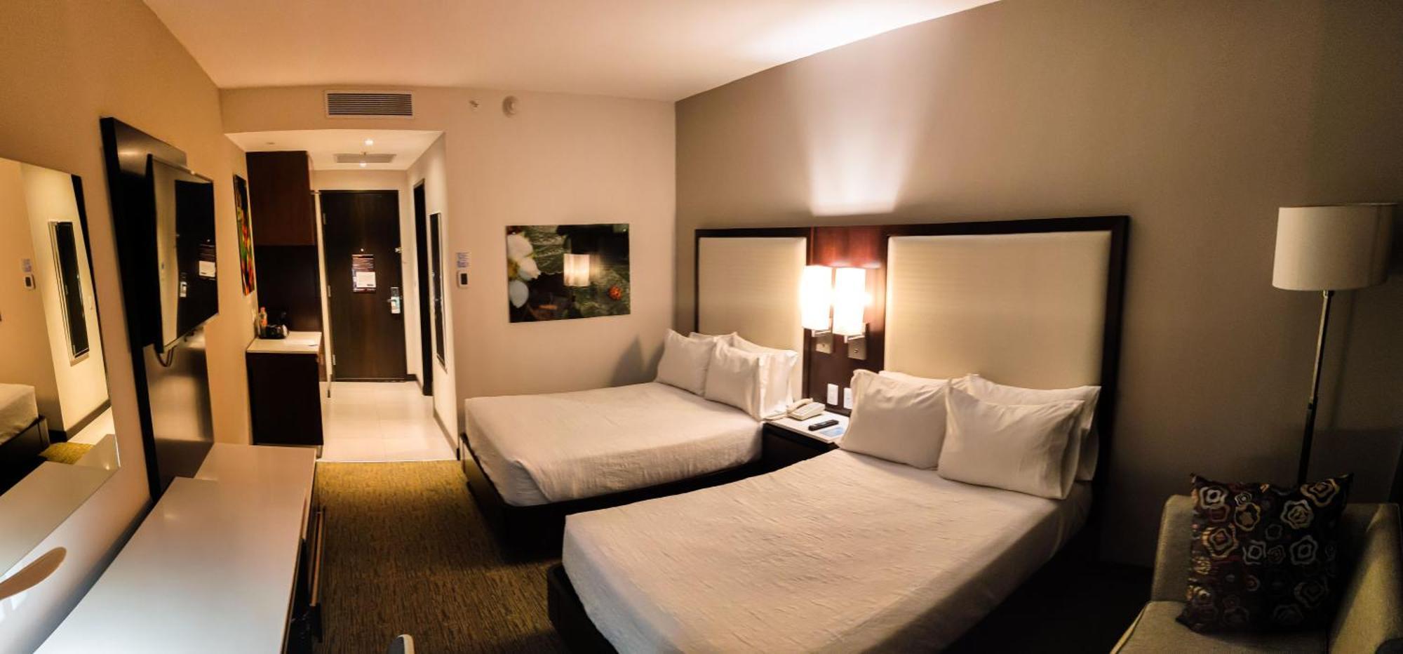 Hilton Garden Angelopolis 4*