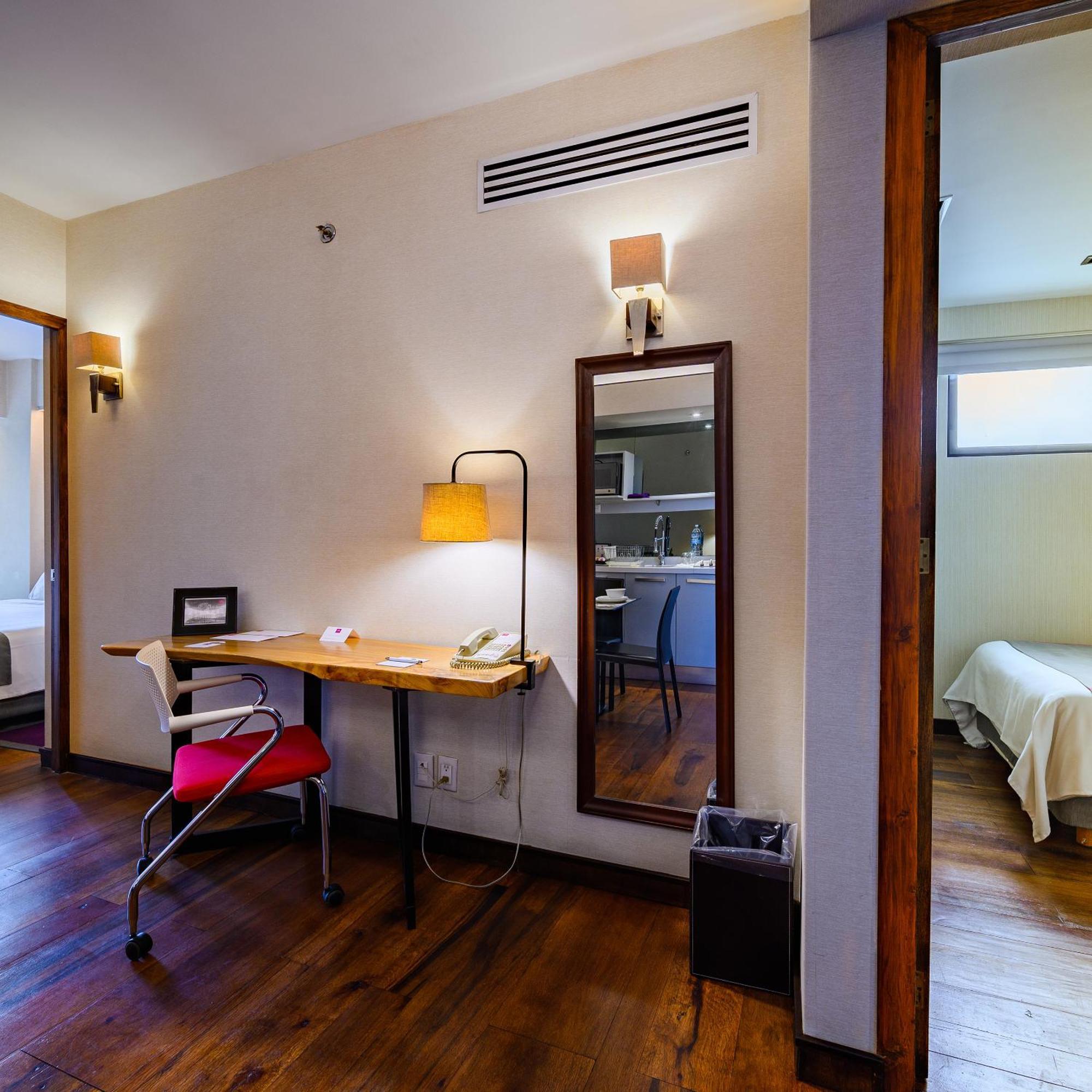 Hotel Campos Eliseos 5*