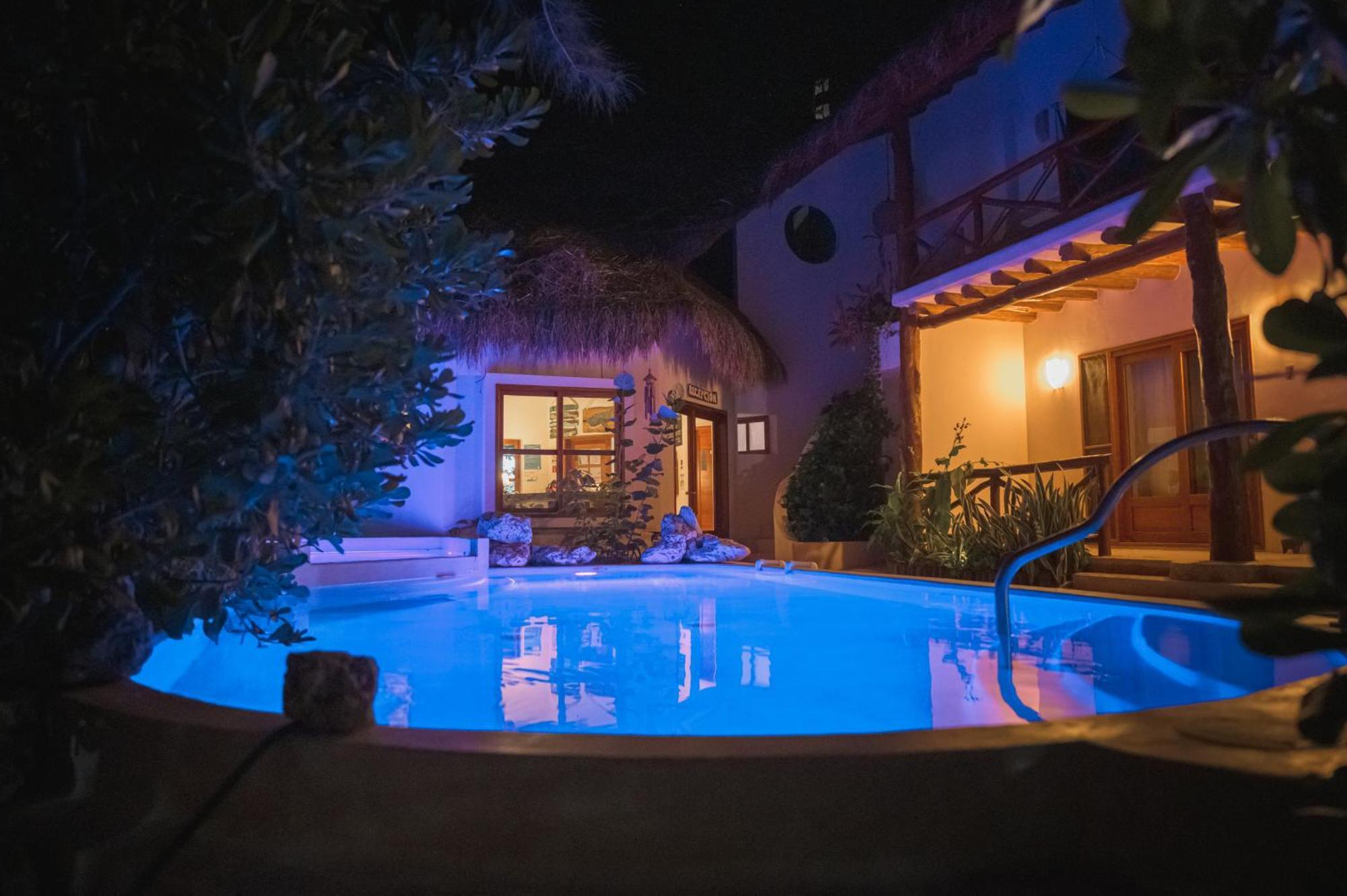 Casa Iguana - Beachfront