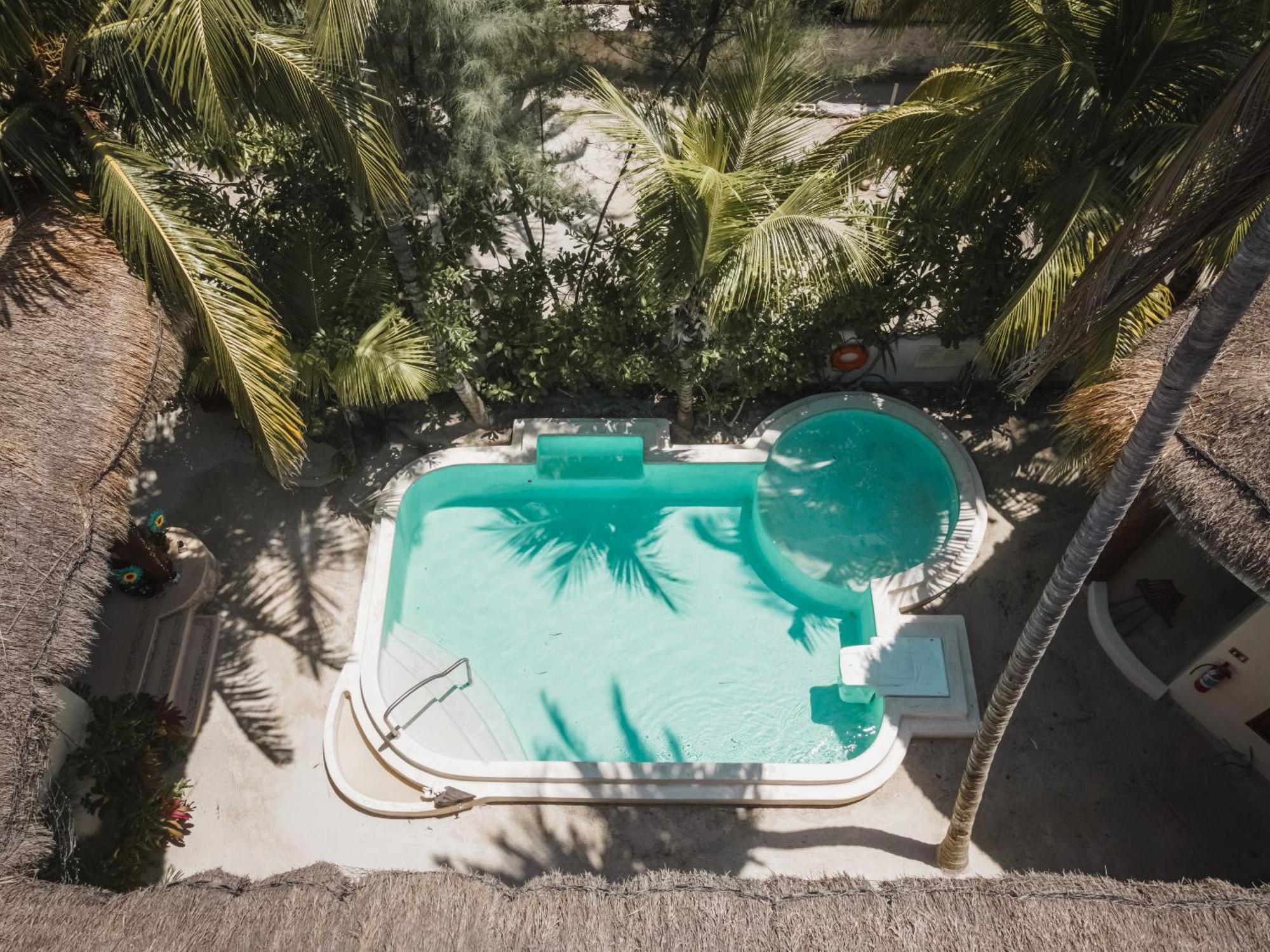 Casa Iguana - Beachfront 3*