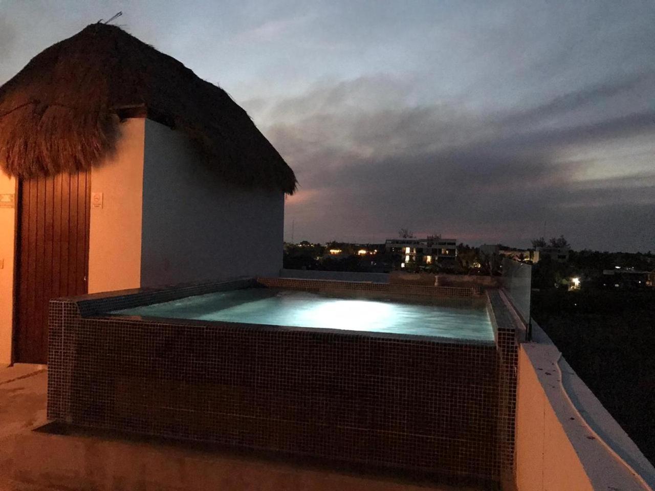 Luna Roja Hotel