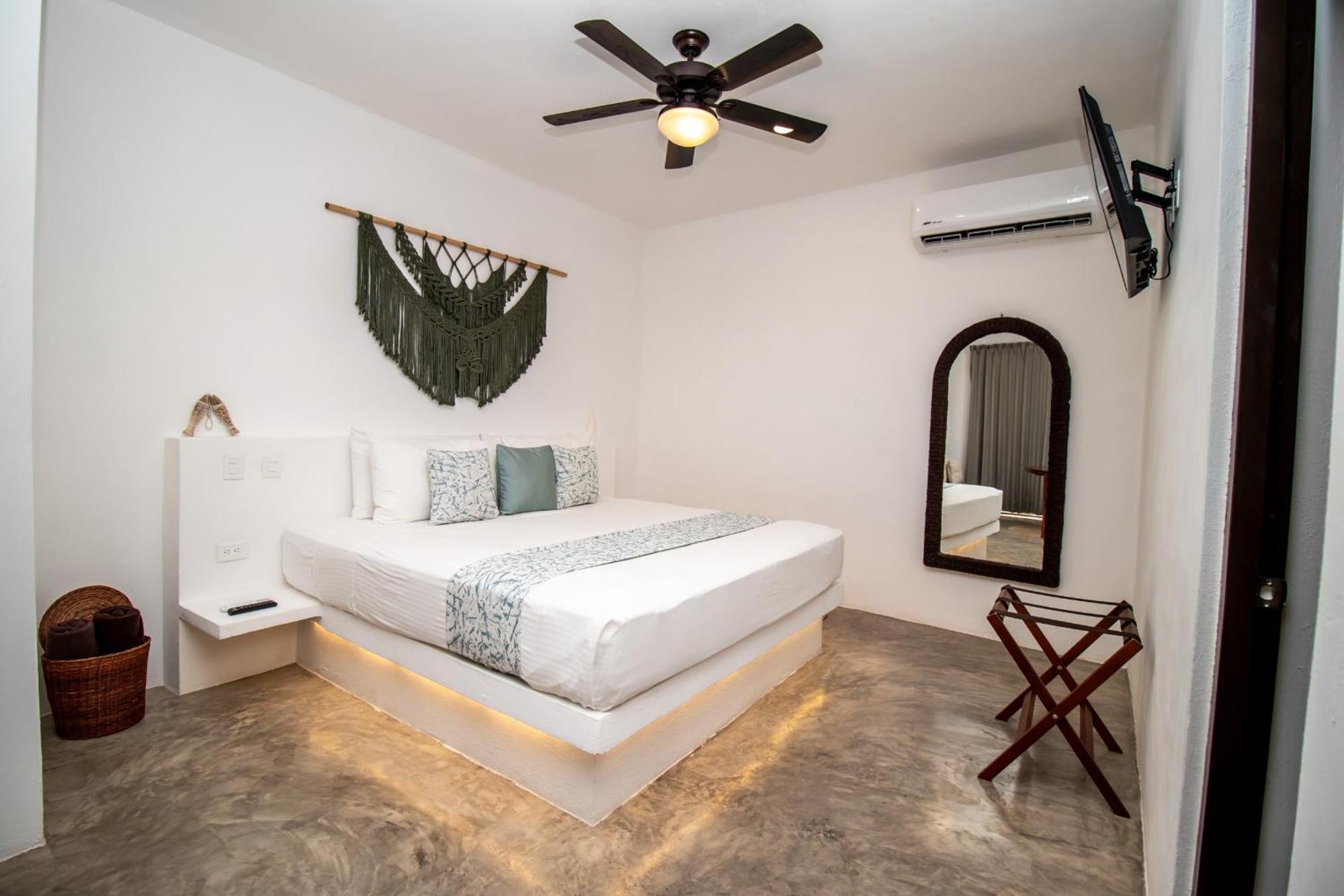 Hau Holbox, Oceanfront Boutique Hotel