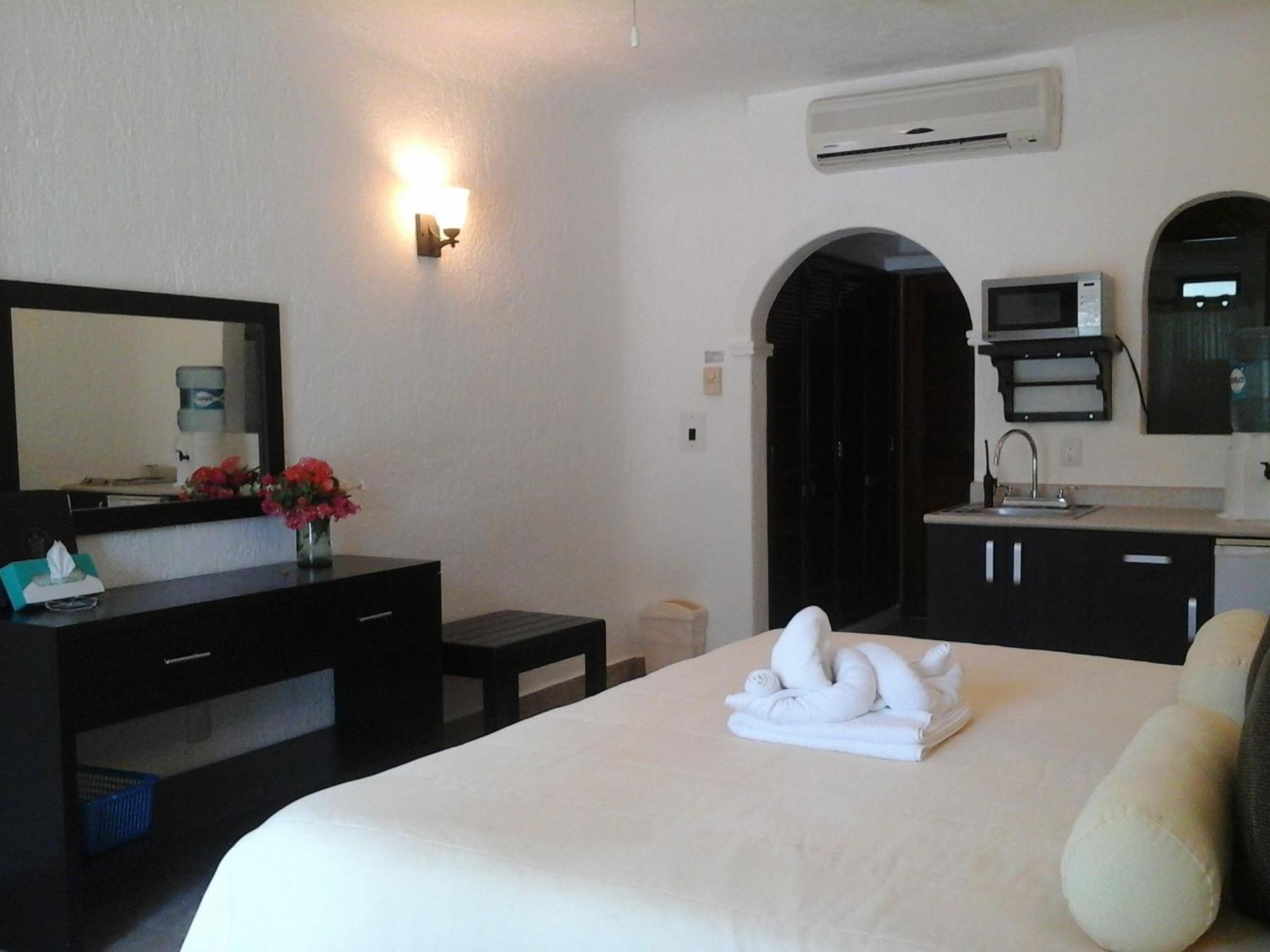 Club Caribe Hotel 3*