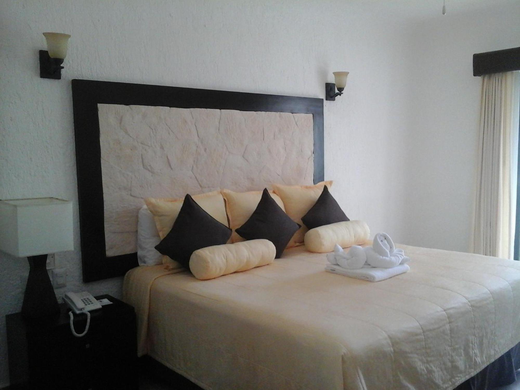 Club Caribe Hotel 3*