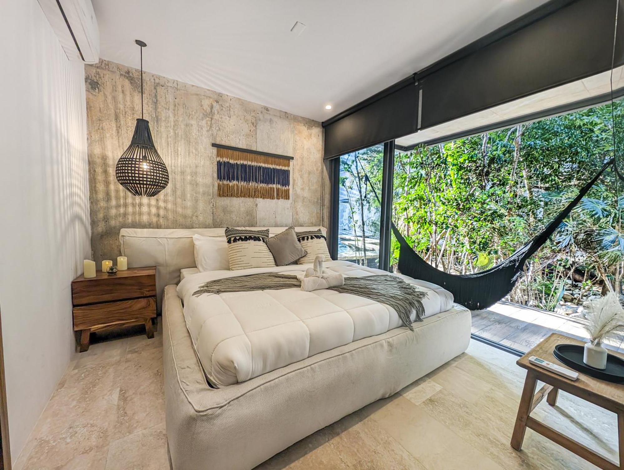 Apartment 2-br Tropical Retreat With Sauna, Gym And Pool *