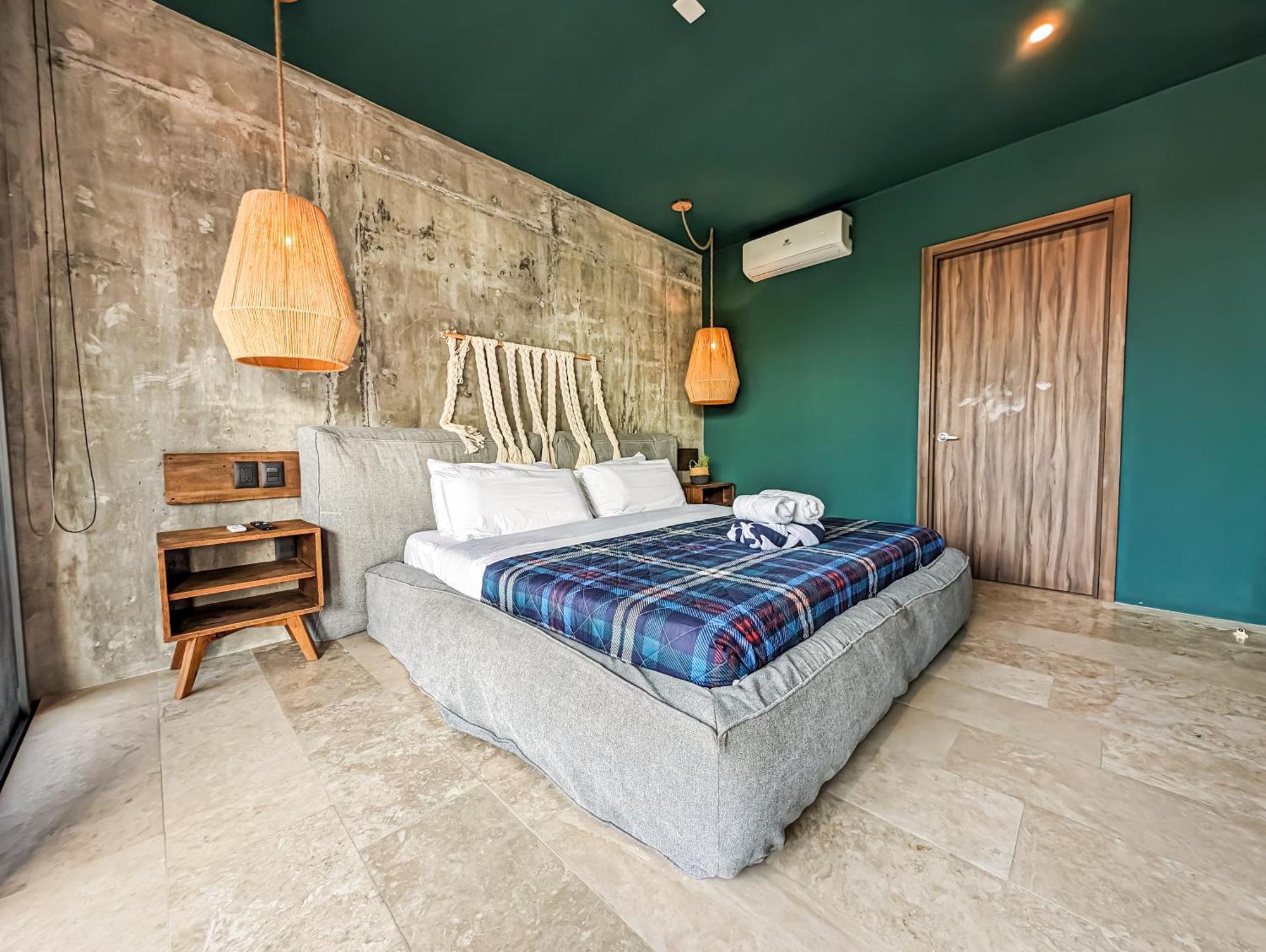 2-br Tropical Retreat With Sauna, Gym And Pool Apartment *