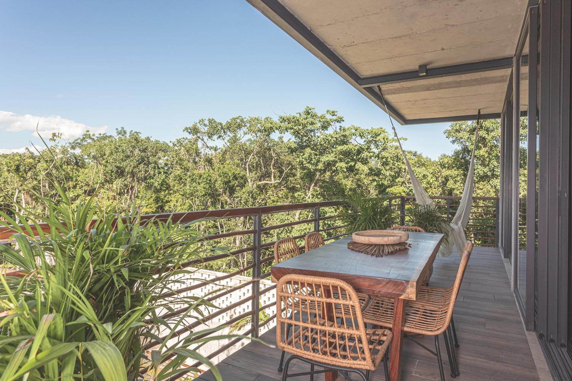 Apartment 2-br Tropical Retreat With Sauna, Gym And Pool *