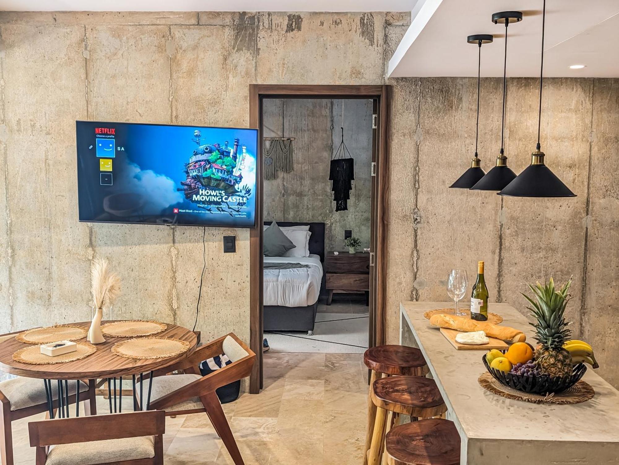 2-br Tropical Retreat With Sauna, Gym And Pool Apartment