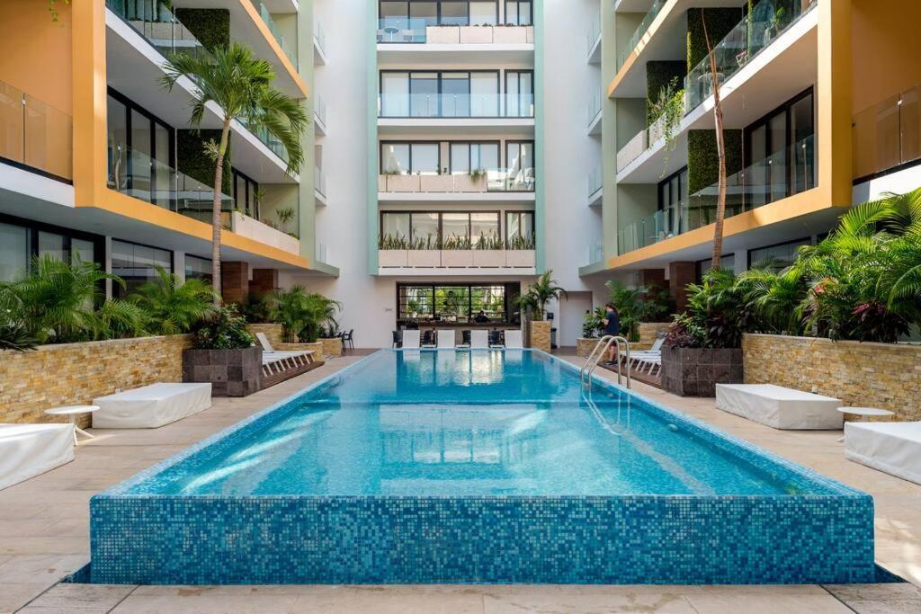 Premium Ph W/ Private Pool Near 5th Ave. Apartment
