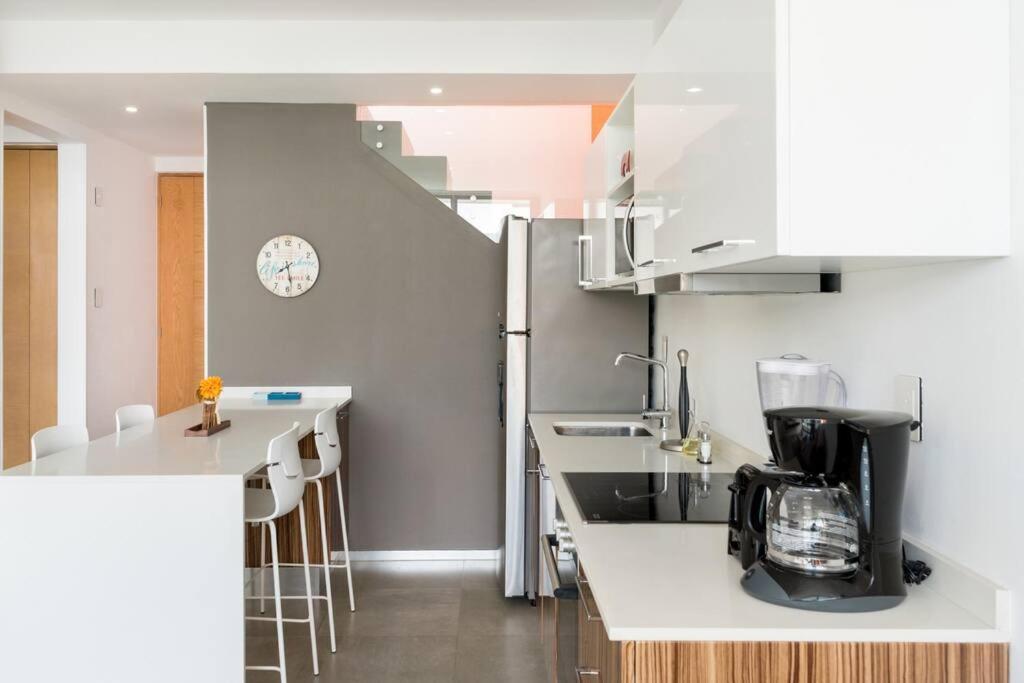 Apartment Premium Ph W/ Private Pool Near 5th Ave.