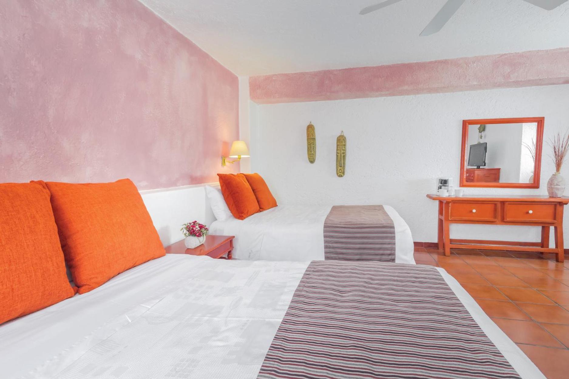 Hotel Racquet