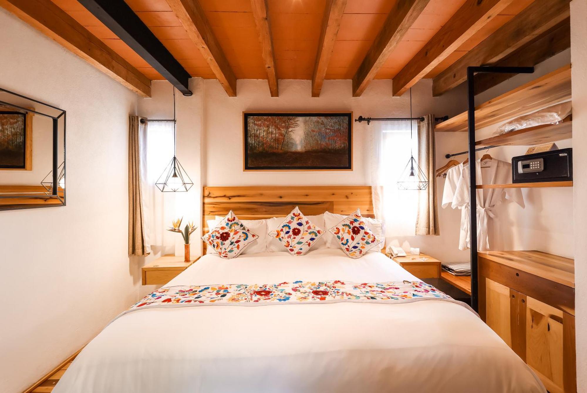 Hotel Meson De Leyendas Breakfast & Downtown 5*