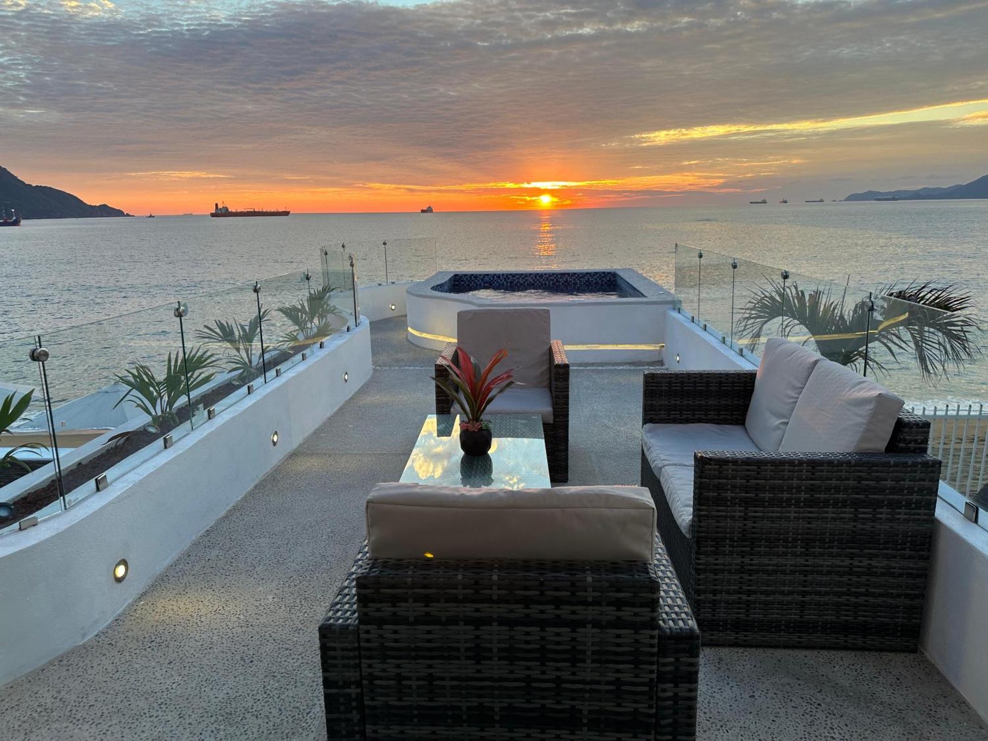 Star Hotel Manzanillo