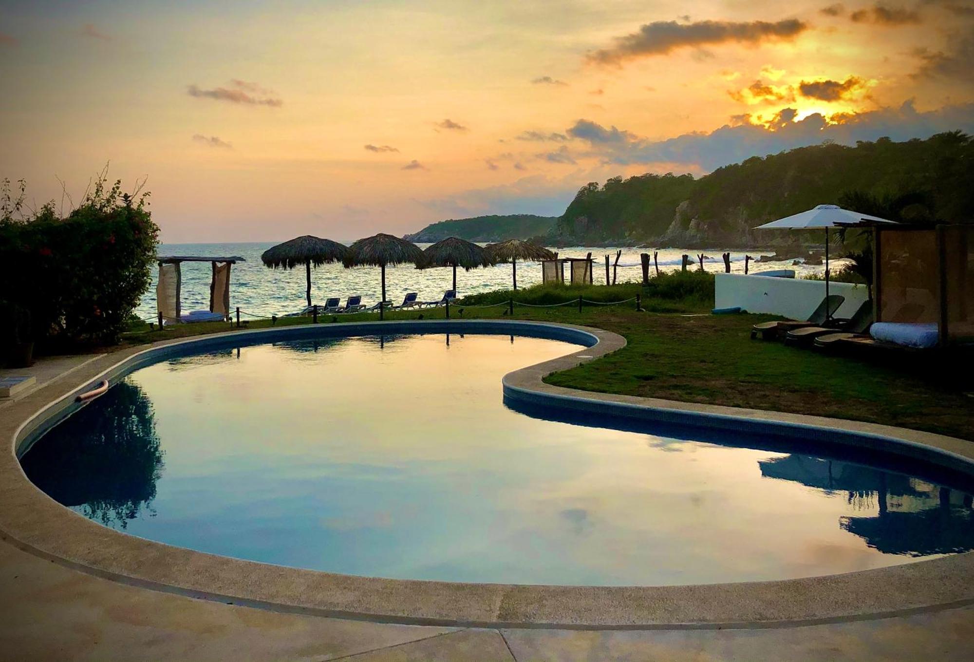 Hotel Manta Raya - Right On The 3*