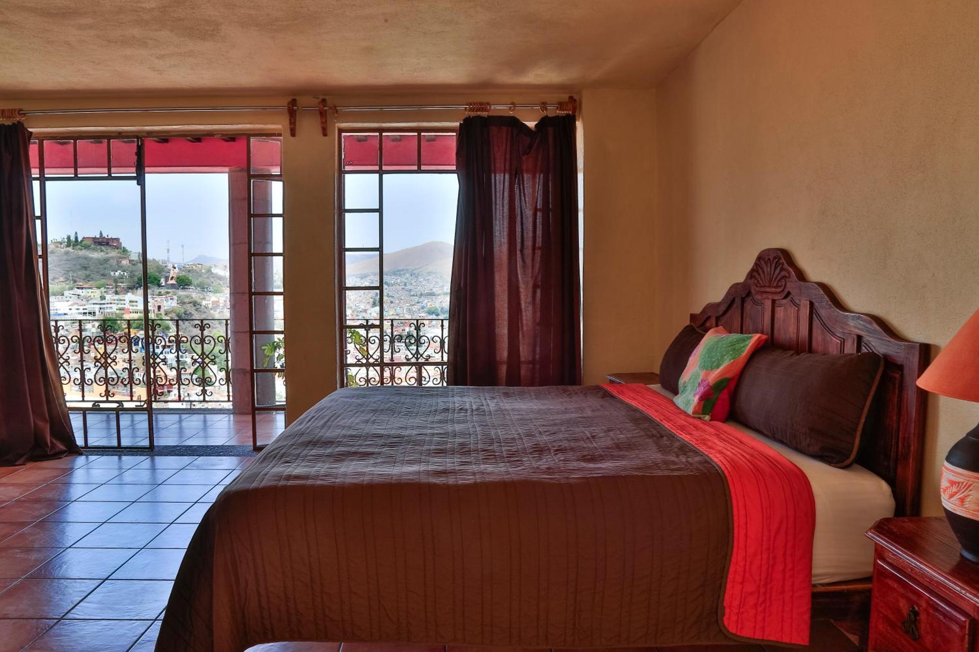 Chocolate Hotel 3*
