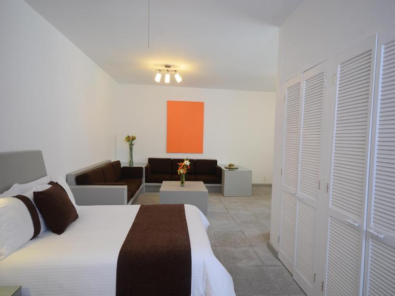 Hotel Mision Grand
