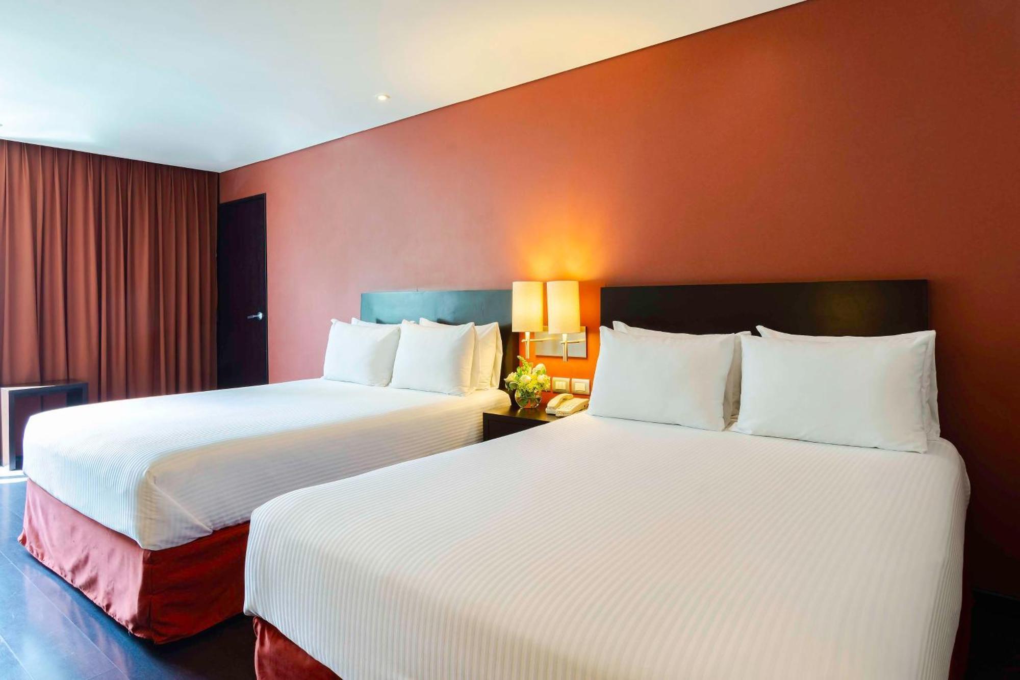 Hotel Nh Centro Historico 4*