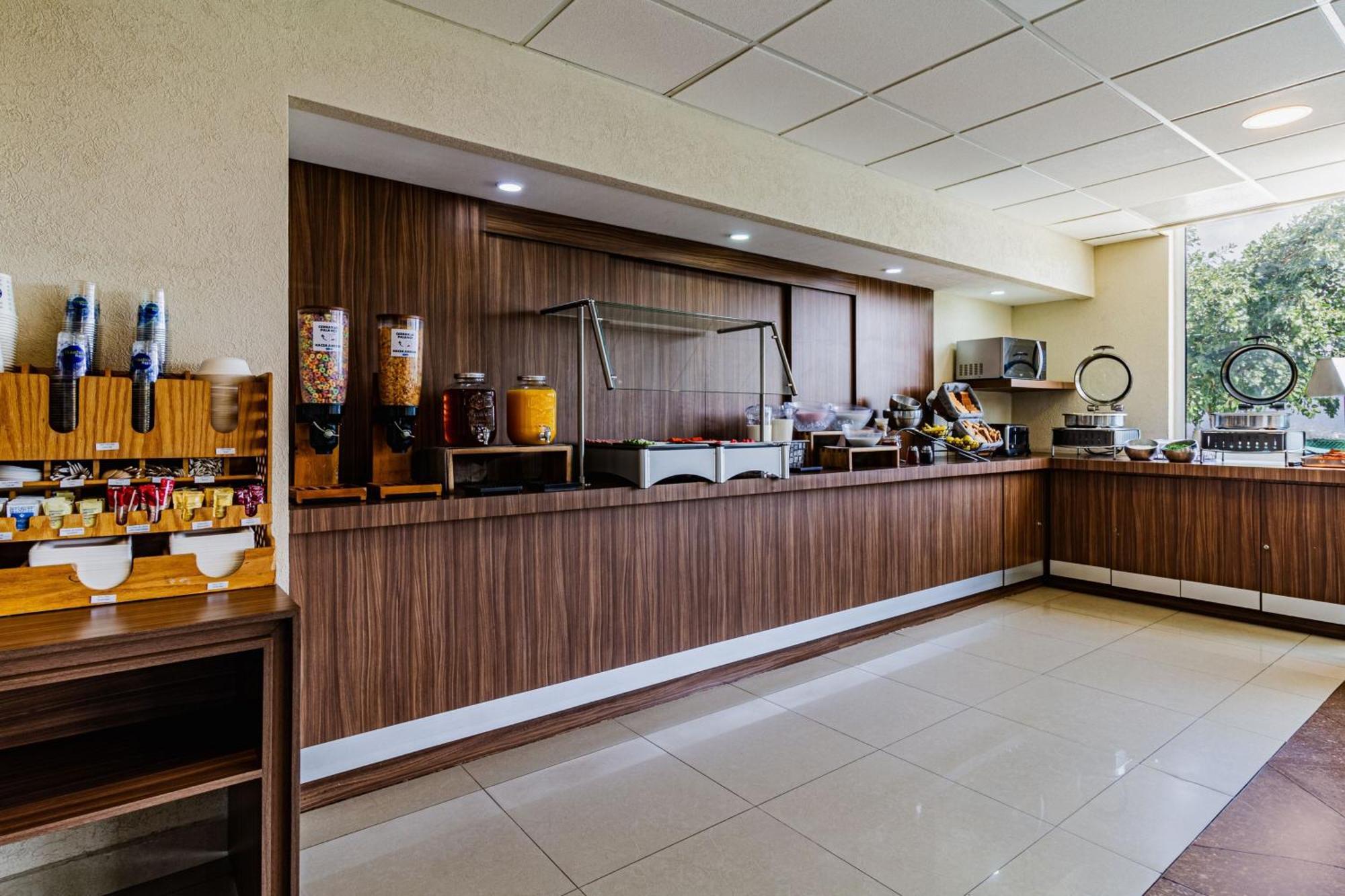 Express By Marriott Hotel 4*